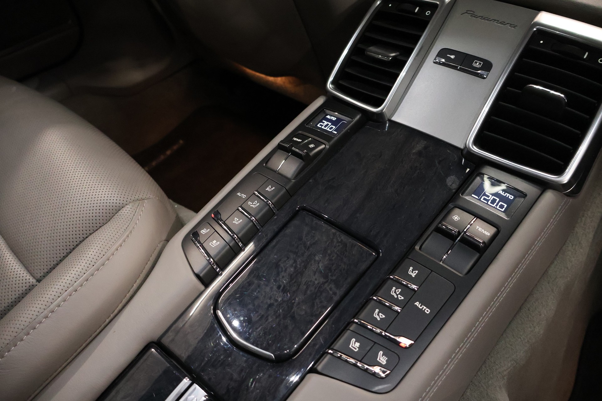 PORSCHE Panamera Turbo 4.8 PDK-image-13