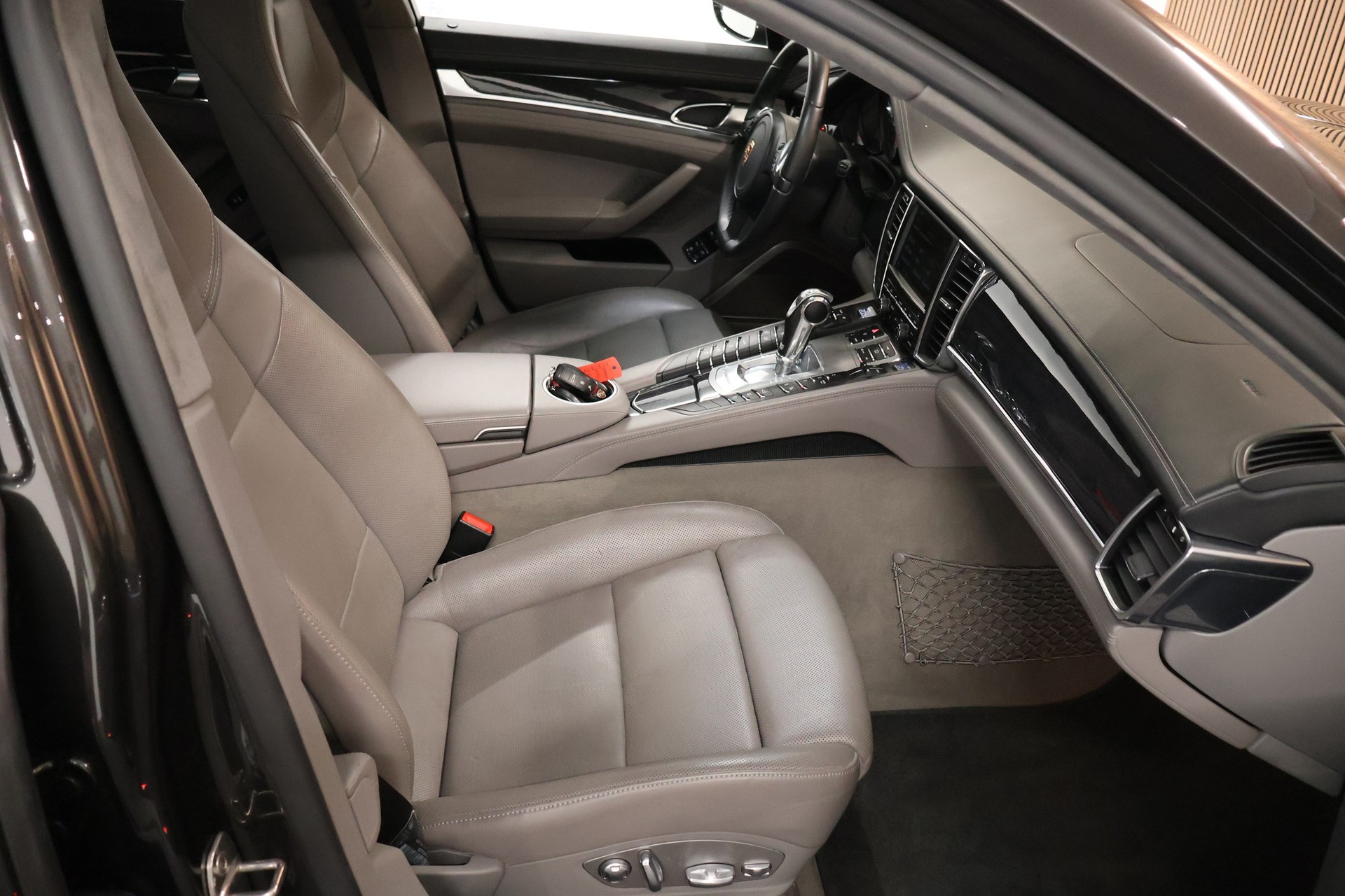 PORSCHE Panamera Turbo 4.8 PDK-image-15