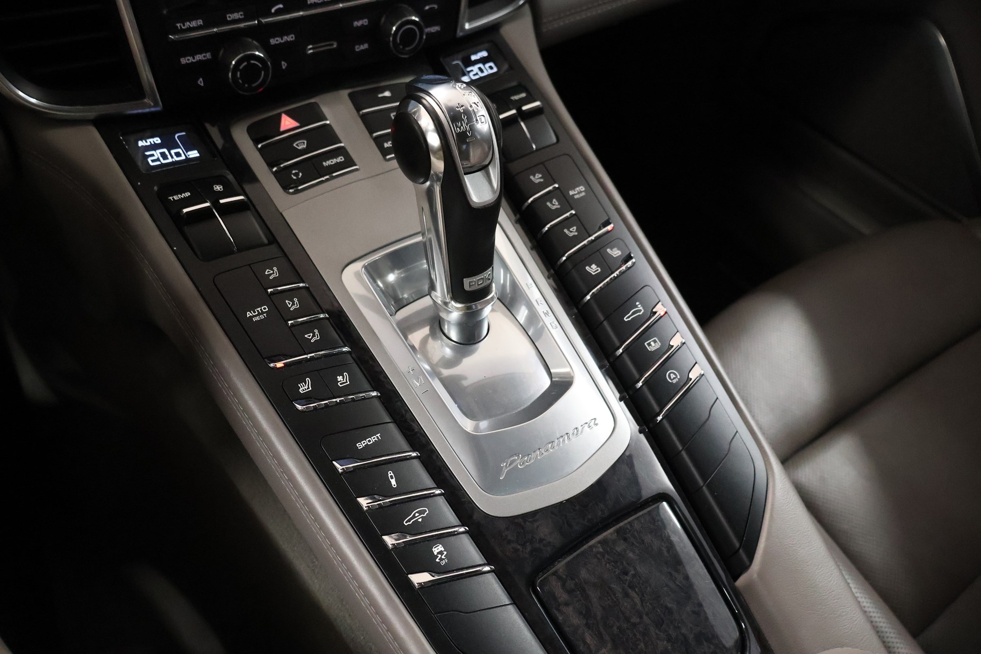 PORSCHE Panamera Turbo 4.8 PDK-image-22