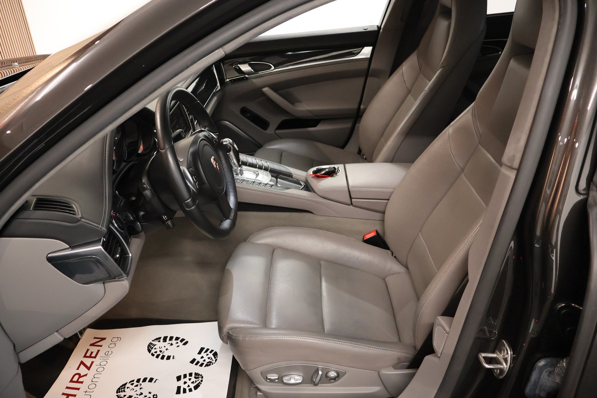 PORSCHE Panamera Turbo 4.8 PDK-image-9
