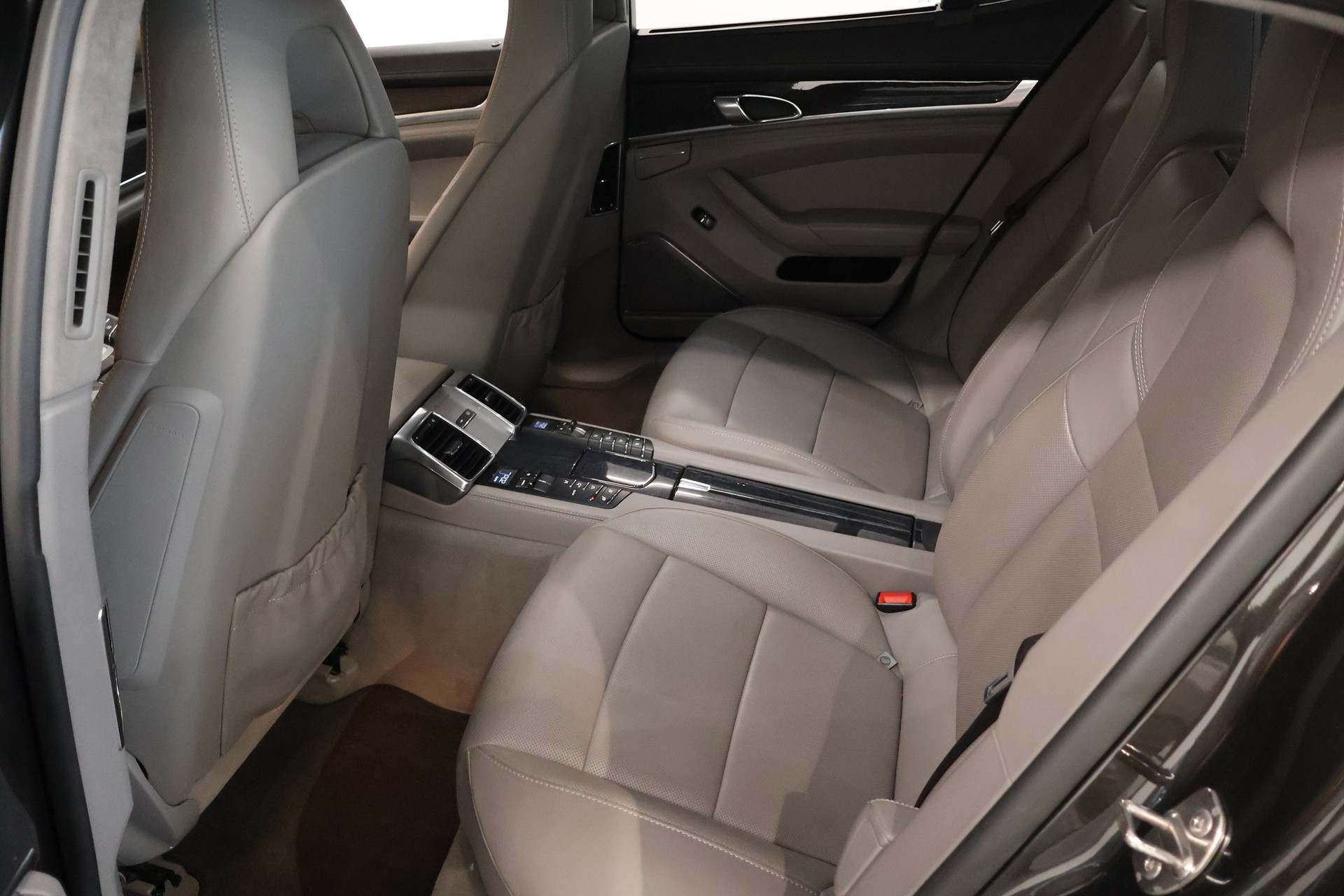 PORSCHE Panamera Turbo 4.8 PDK-image-10