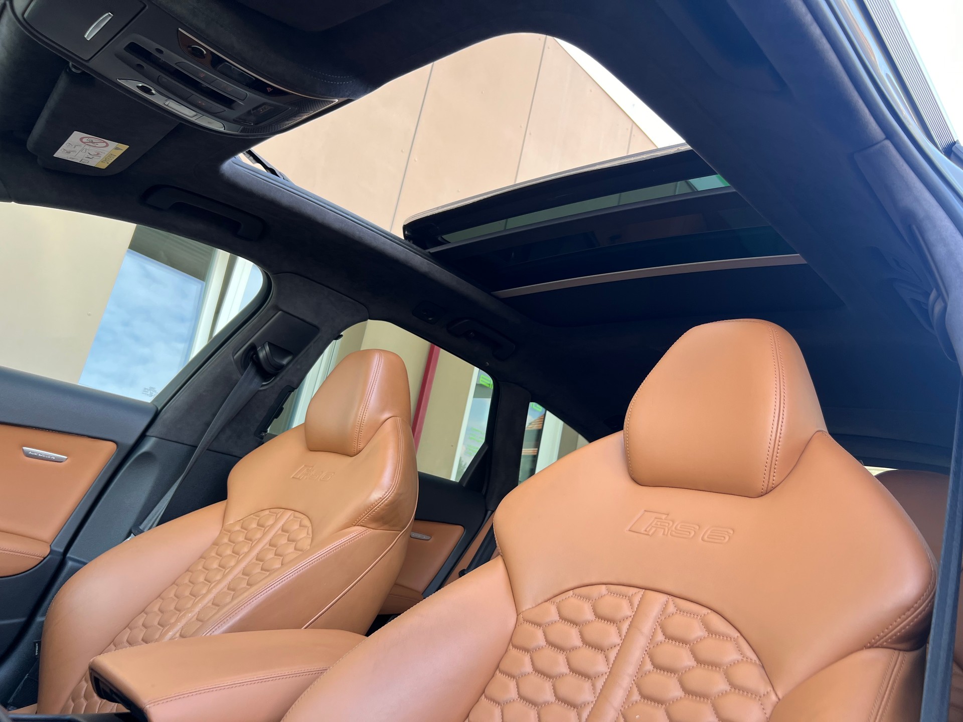AUDI RS6 Avant 4.0 TFSI V8 quattro Tiptronic-image-14