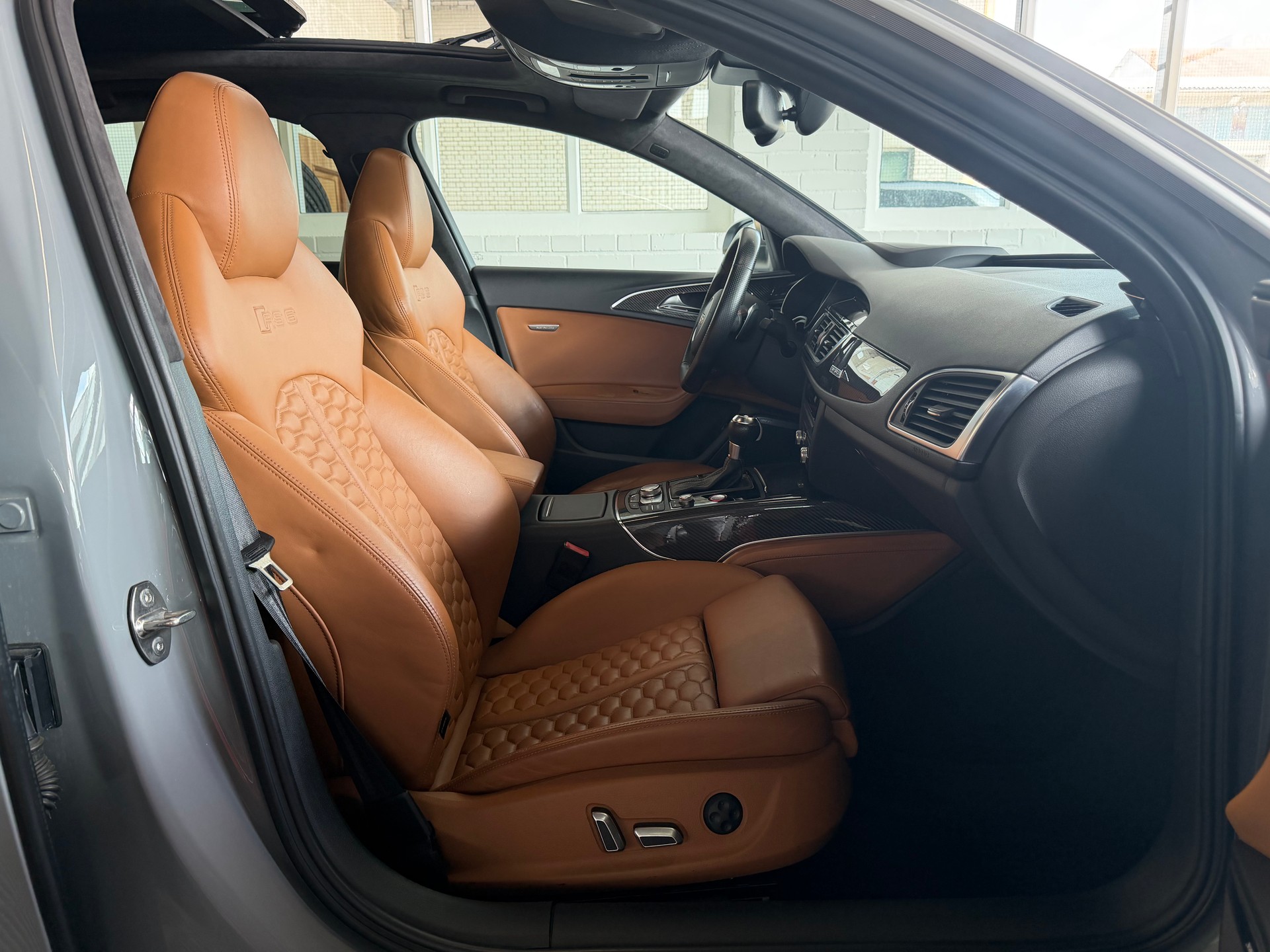 AUDI RS6 Avant 4.0 TFSI V8 quattro Tiptronic-image-7