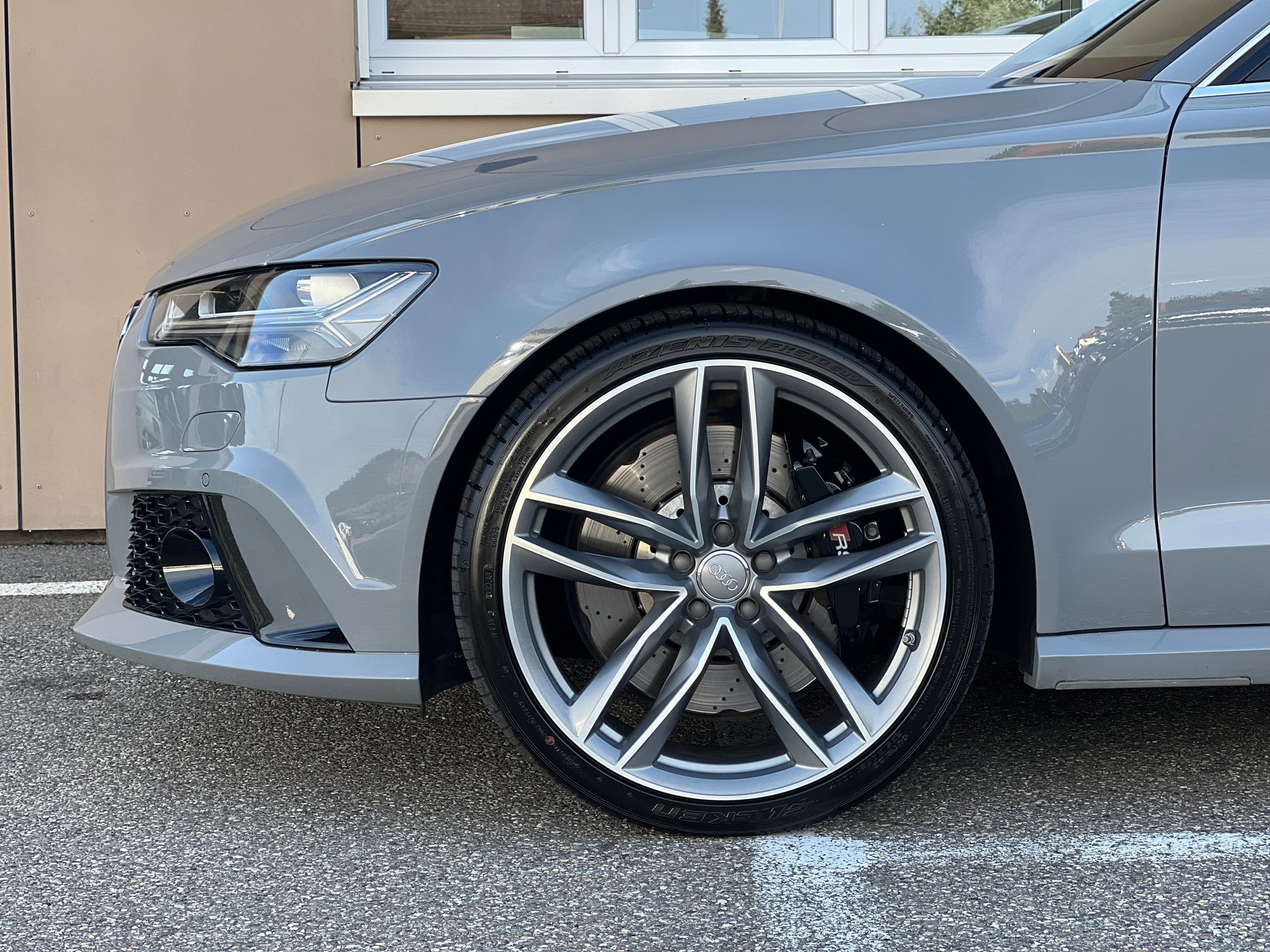 AUDI RS6 Avant 4.0 TFSI V8 quattro Tiptronic-image-9