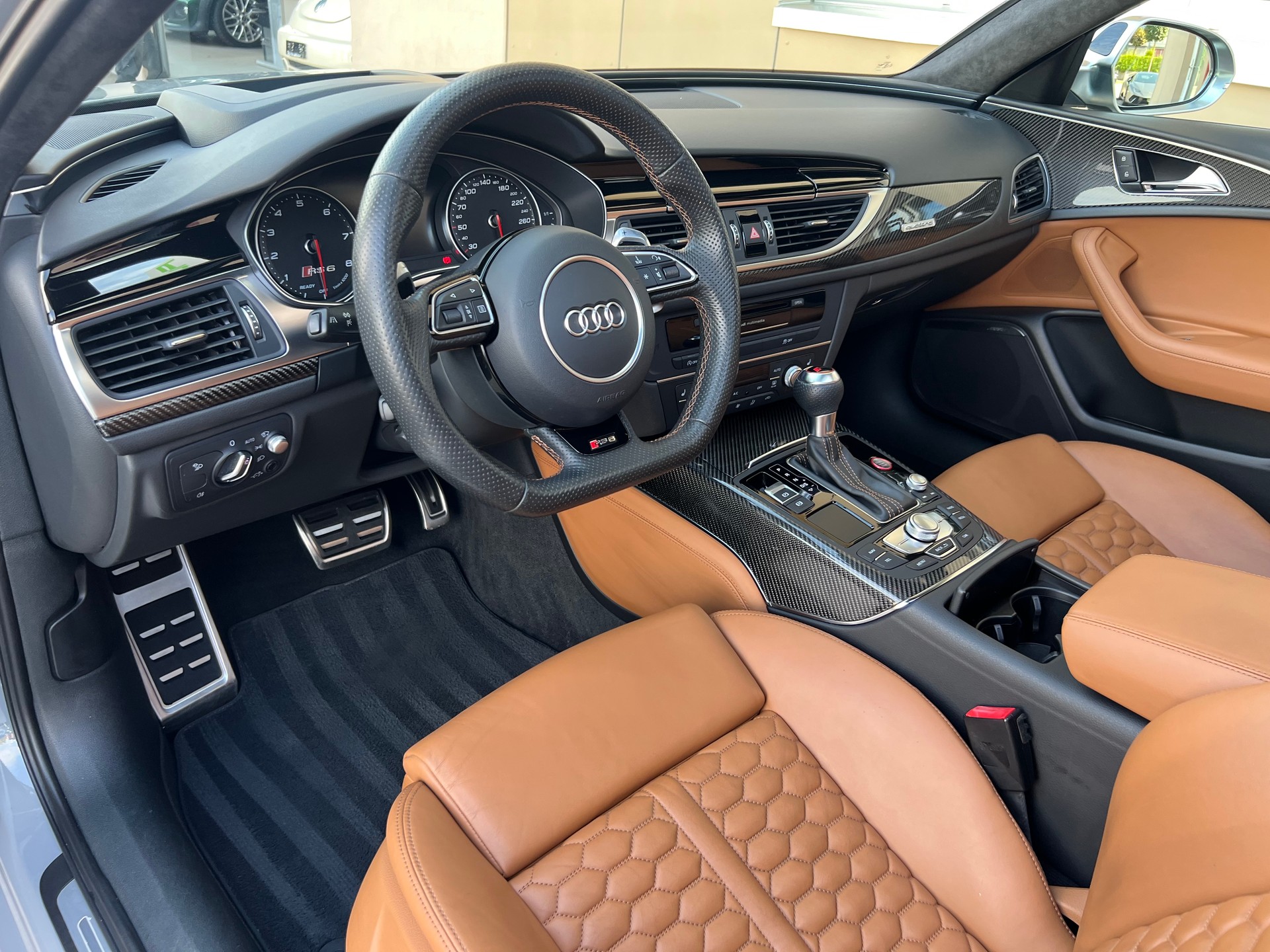 AUDI RS6 Avant 4.0 TFSI V8 quattro Tiptronic-image-13