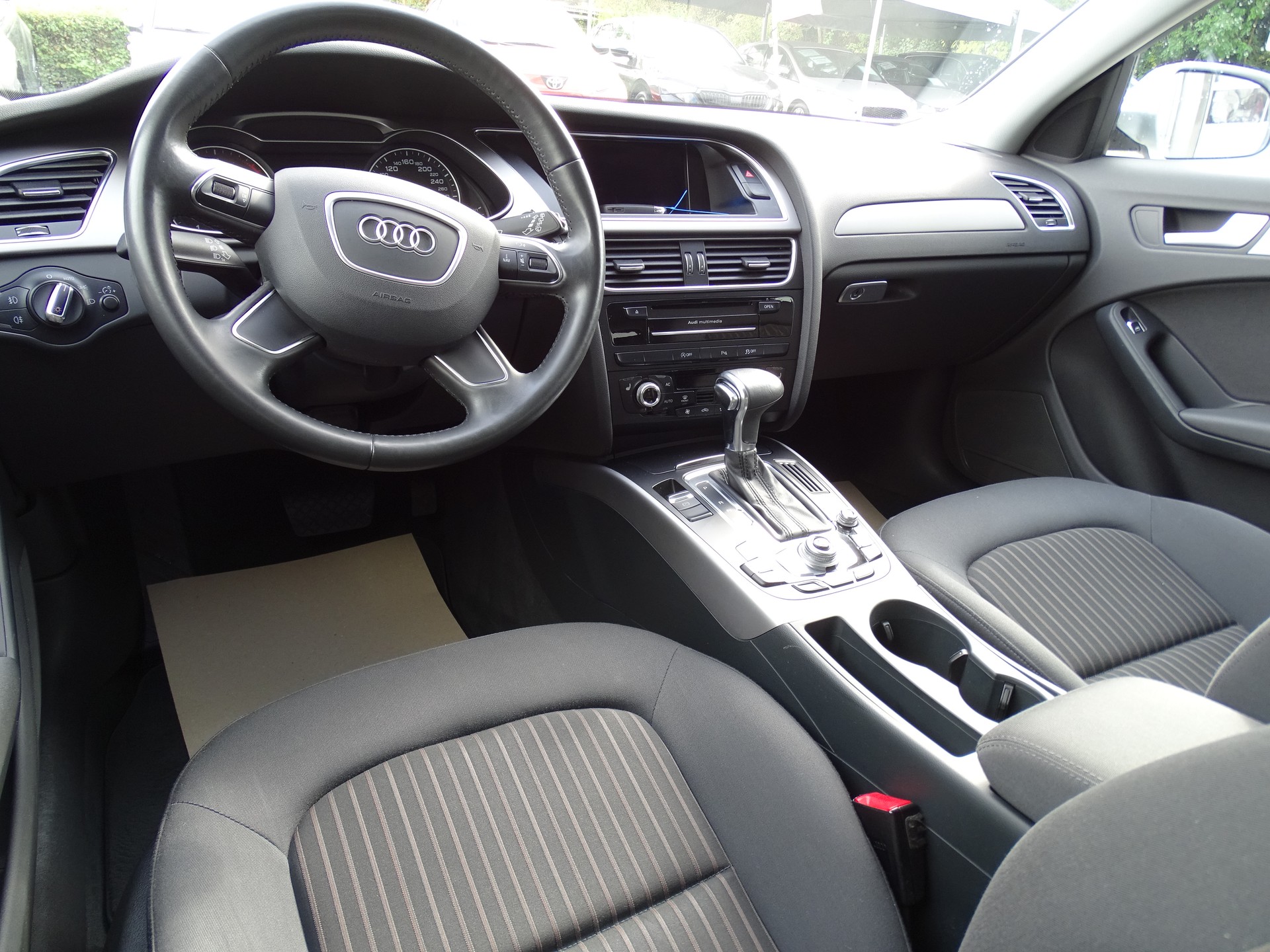 AUDI A4 Avant 2.0 TDI multitronic-image-26