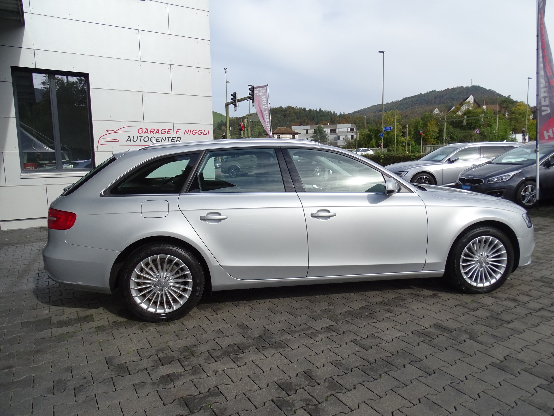 AUDI A4 Avant 2.0 TDI multitronic-image-6
