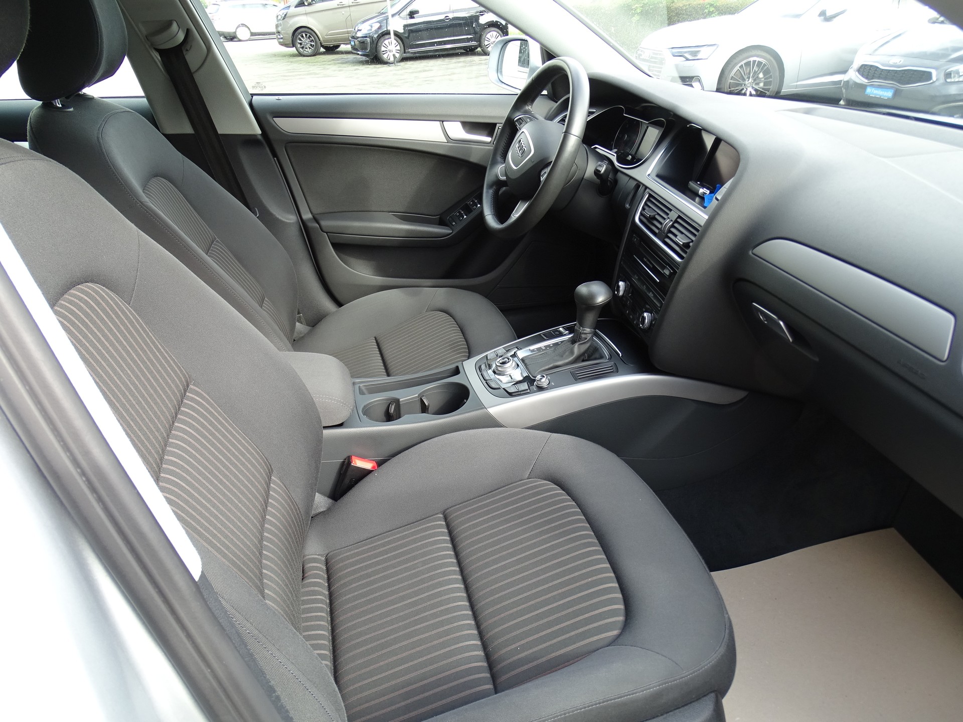 AUDI A4 Avant 2.0 TDI multitronic-image-27