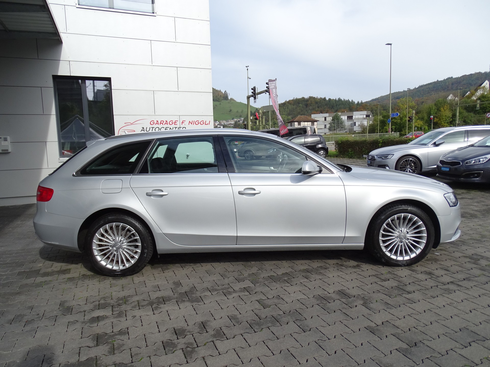 AUDI A4 Avant 2.0 TDI multitronic-image-5