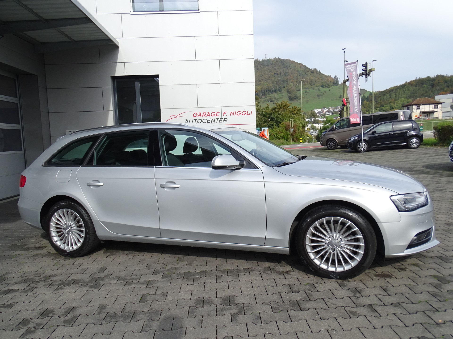 AUDI A4 Avant 2.0 TDI multitronic-image-3