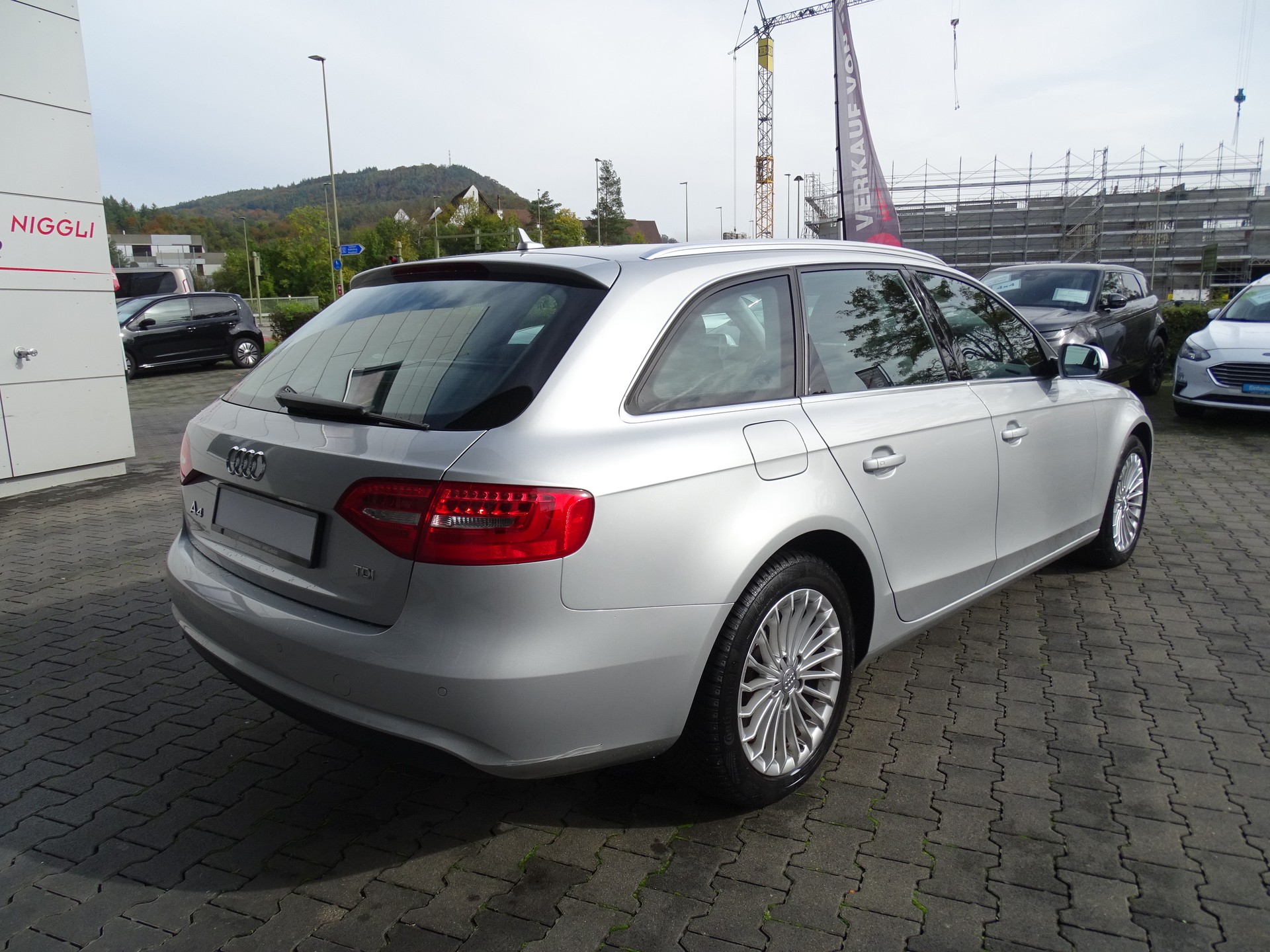 AUDI A4 Avant 2.0 TDI multitronic-image-9