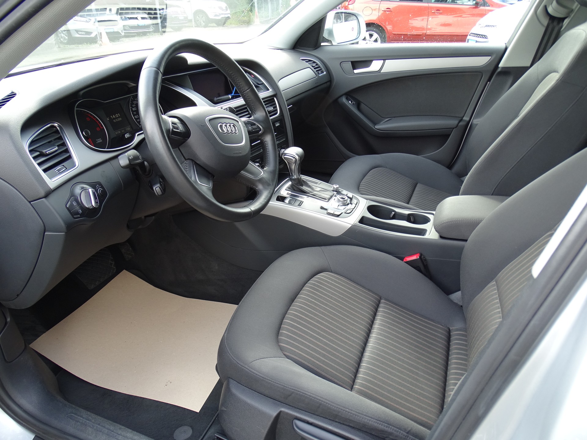 AUDI A4 Avant 2.0 TDI multitronic-image-24