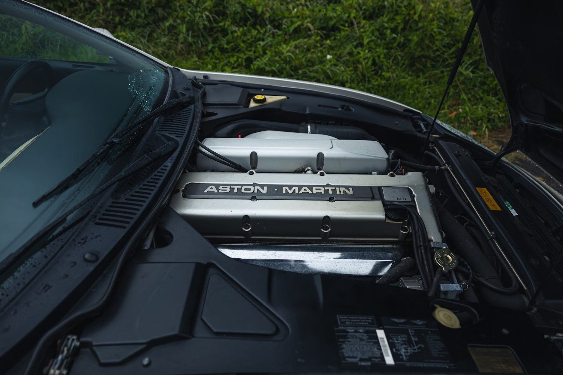 ASTON MARTIN DB7 Volante-image-9