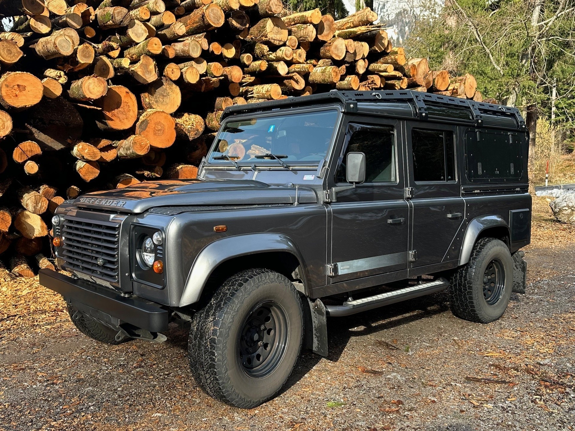 LAND ROVER Defender 110 2.2 TD4 Station Wagon SE-image-4