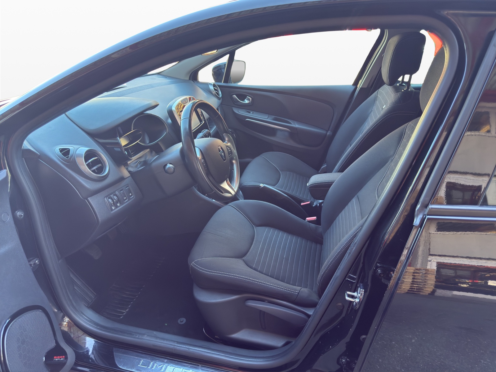 RENAULT Clio Grandtour 0.9 12V Limited-image-8