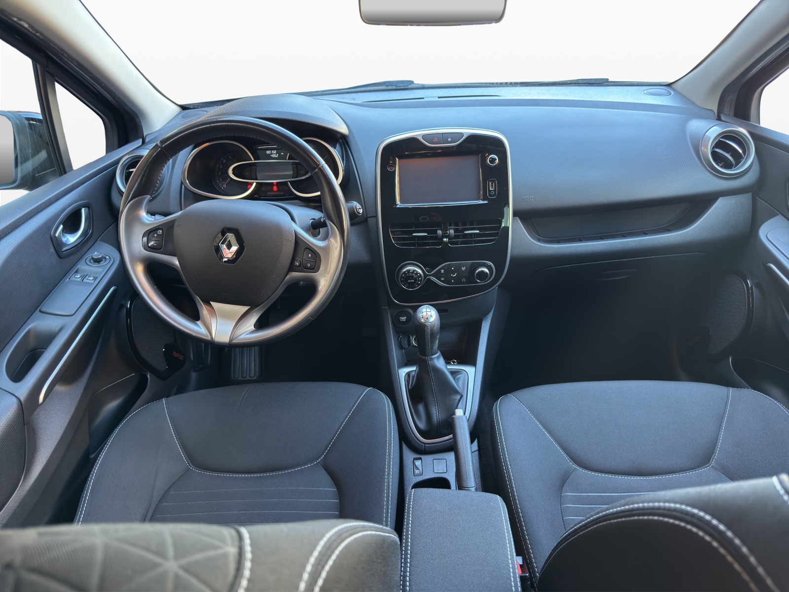 RENAULT Clio Grandtour 0.9 12V Limited-image-11