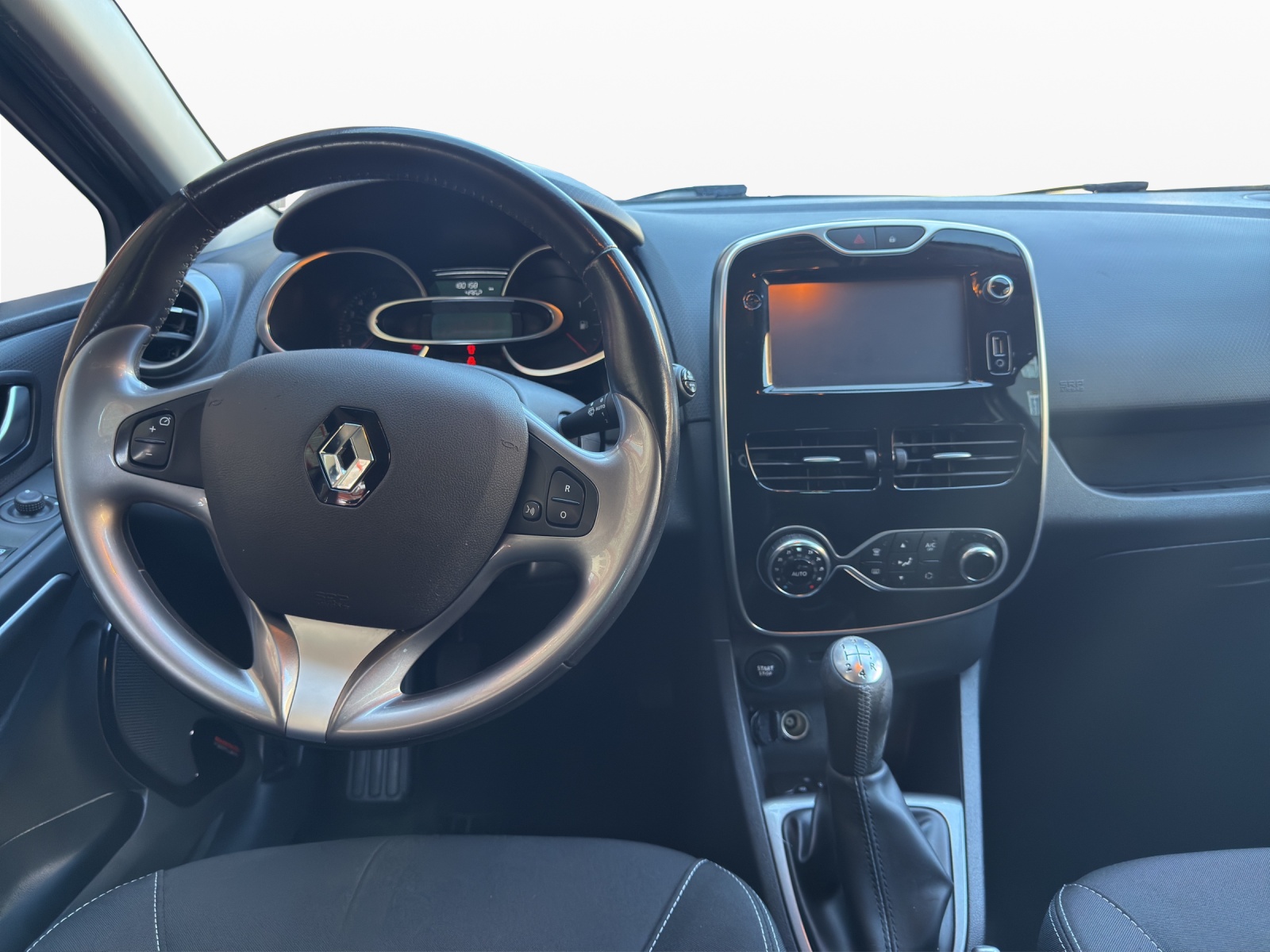 RENAULT Clio Grandtour 0.9 12V Limited-image-12