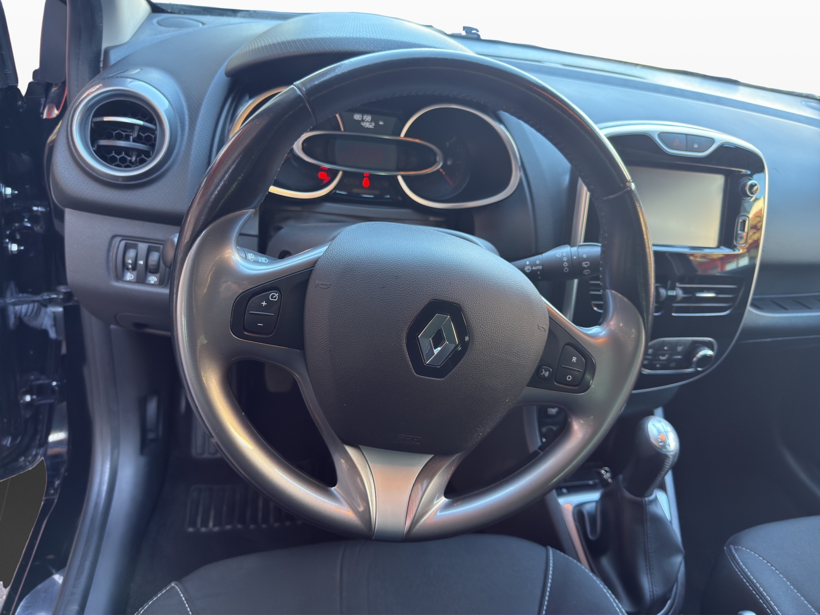 RENAULT Clio Grandtour 0.9 12V Limited-image-10