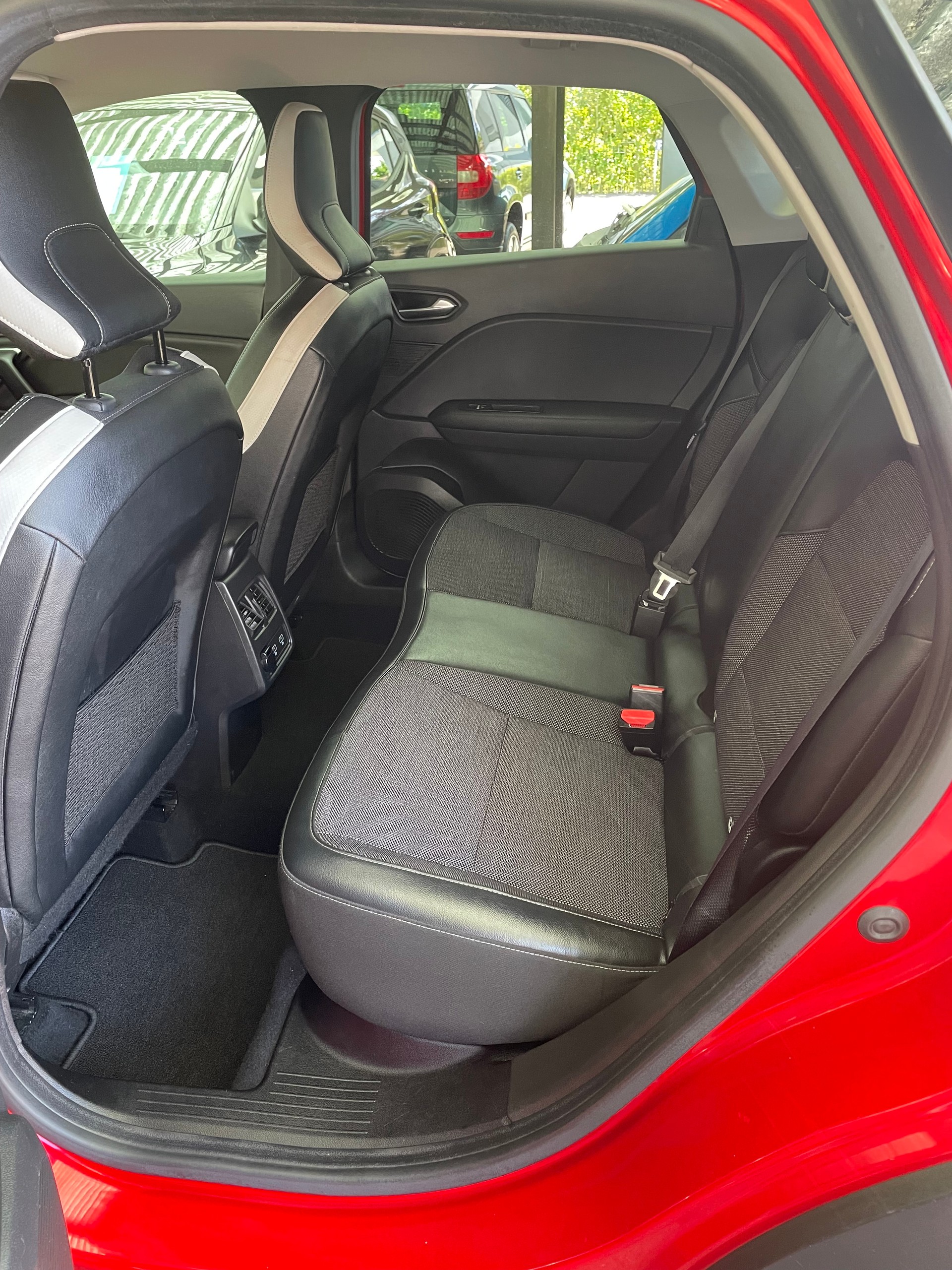 RENAULT Captur 1.3 TCe EDC Intens EDC-image-7