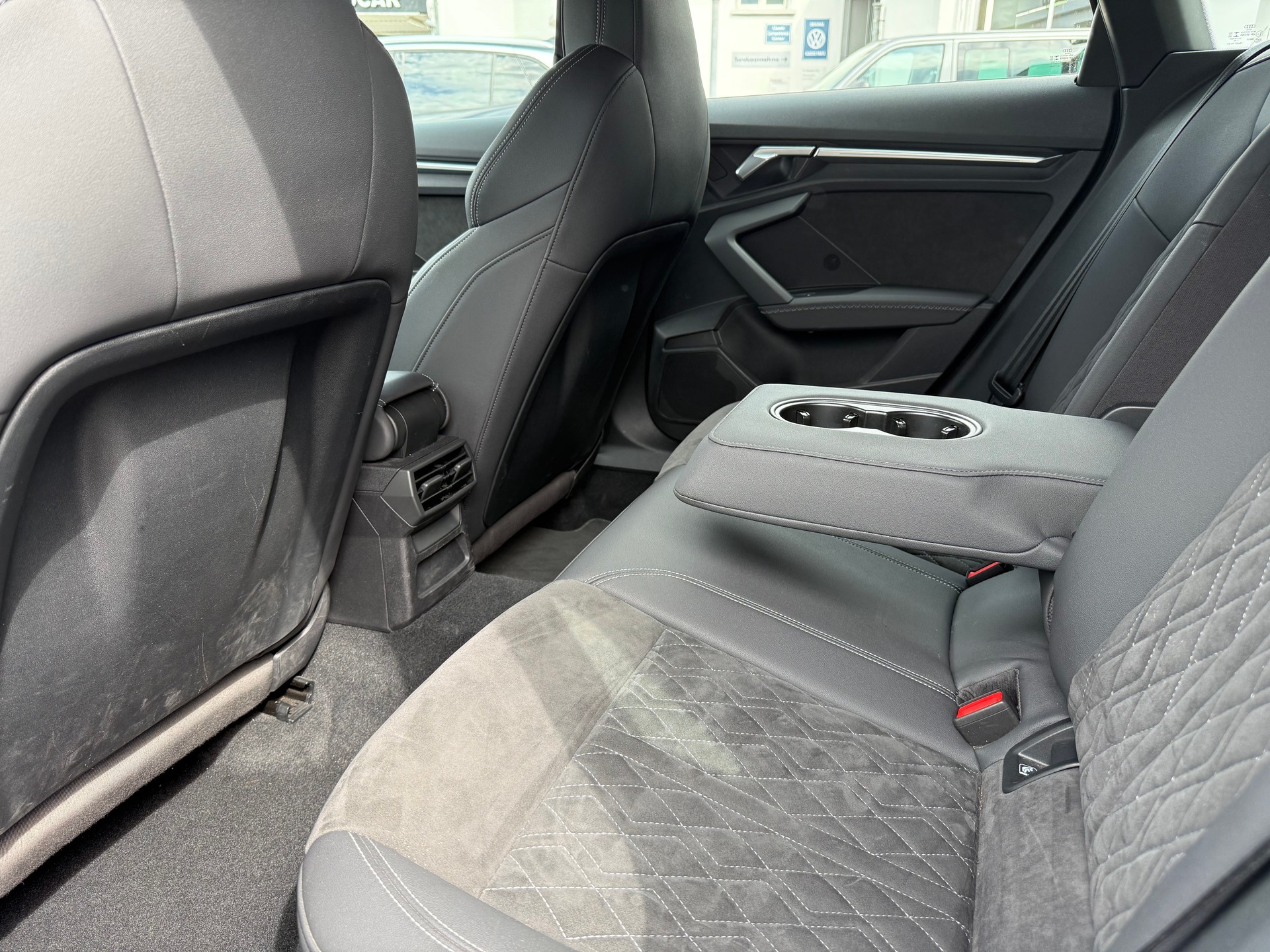 AUDI A3 Sportback 40 TFSI e S line S-tronic-image-10