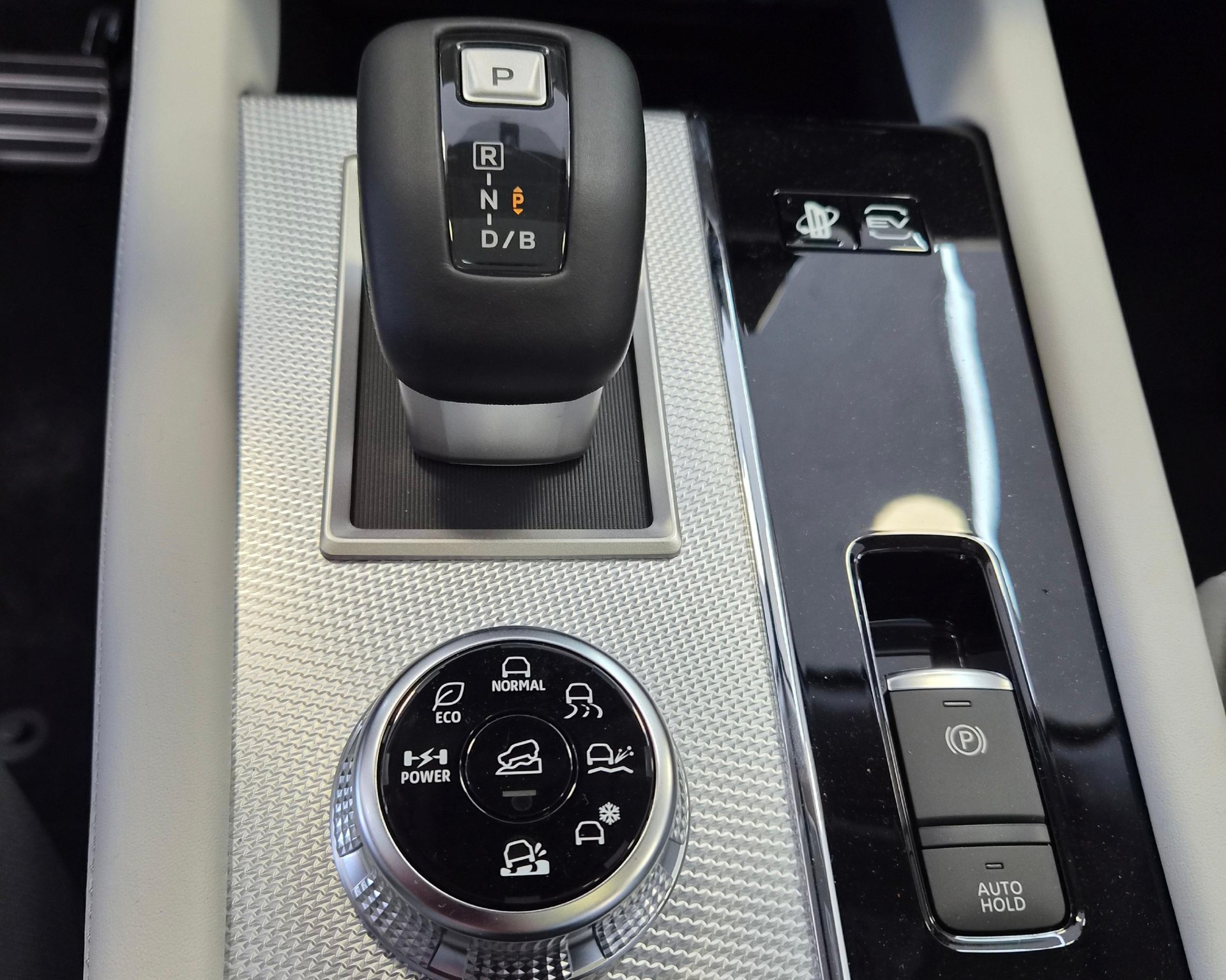 MITSUBISHI Outlander 2.4 PHEV Instyle 4x4-image-7
