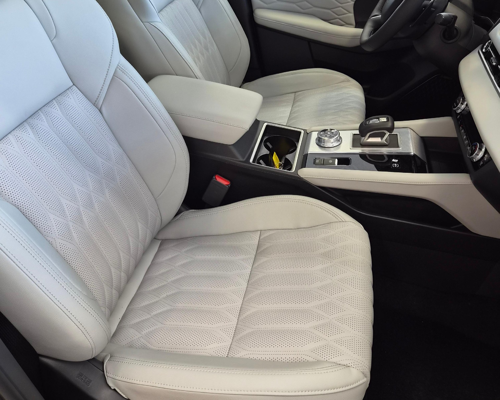 MITSUBISHI Outlander 2.4 PHEV Instyle 4x4-image-6