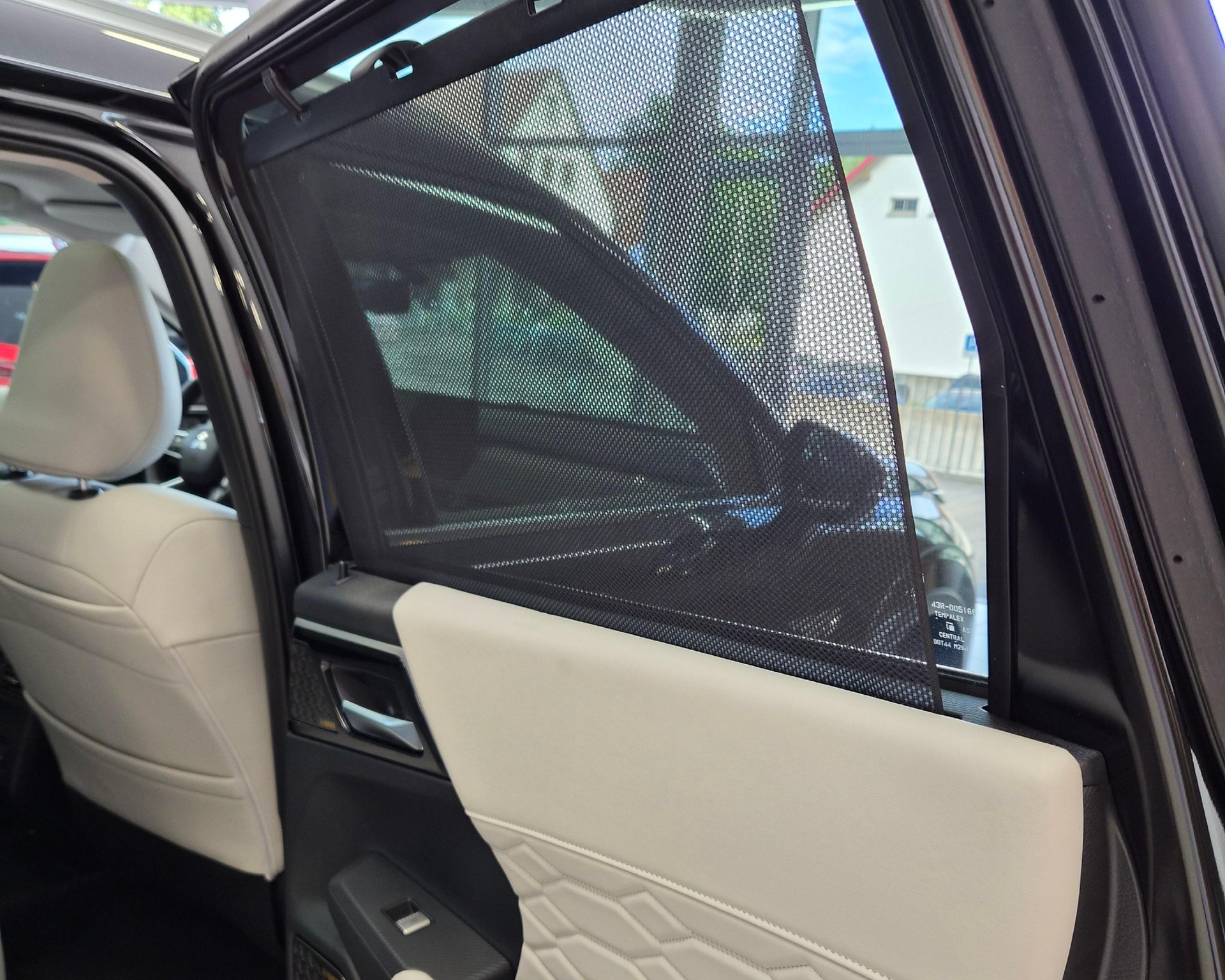 MITSUBISHI Outlander 2.4 PHEV Instyle 4x4-image-5