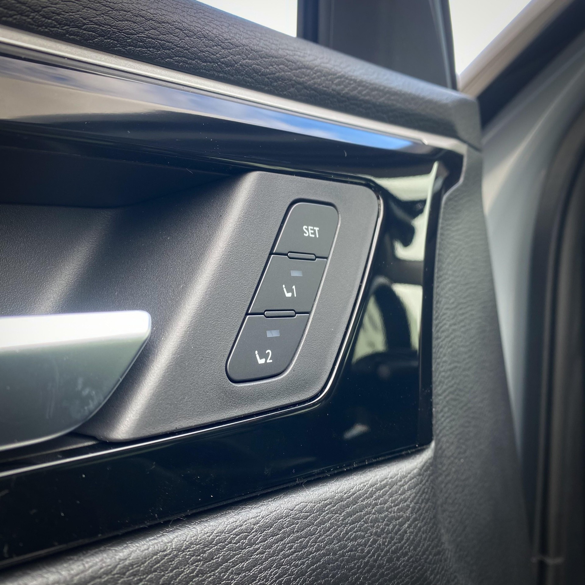 MITSUBISHI Outlander 2.4 PHEV Instyle 4x4-image-13