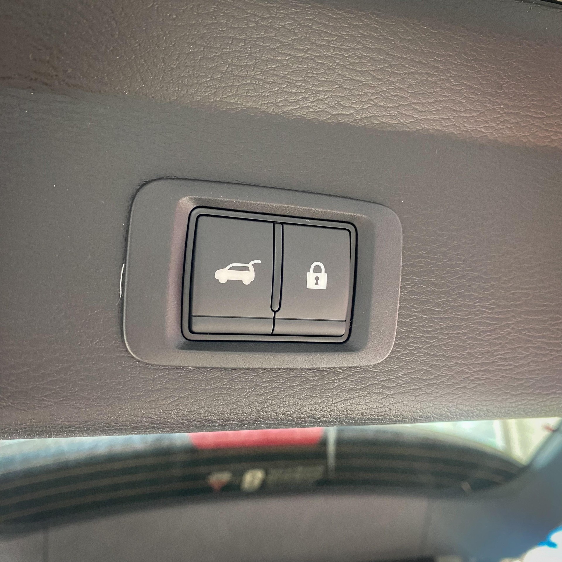MITSUBISHI Outlander 2.4 PHEV Instyle 4x4-image-12