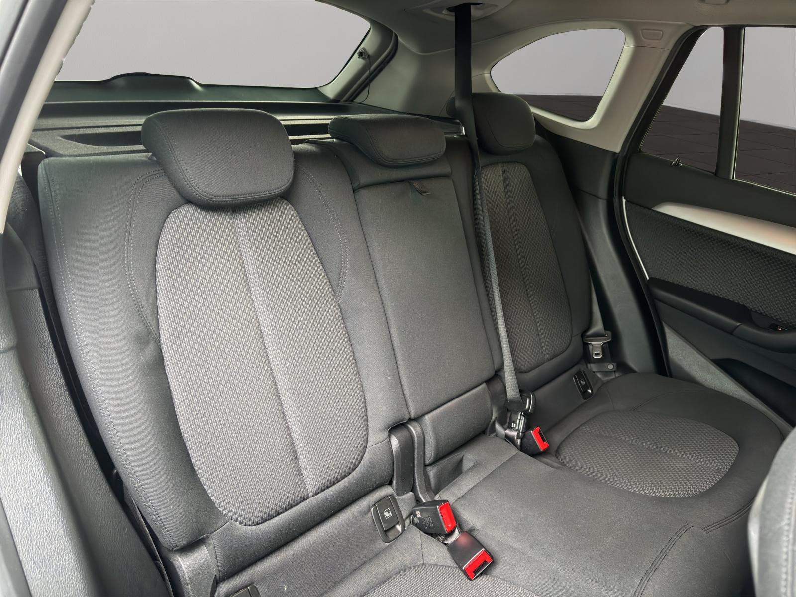 BMW X1 xDrive25e-image-12