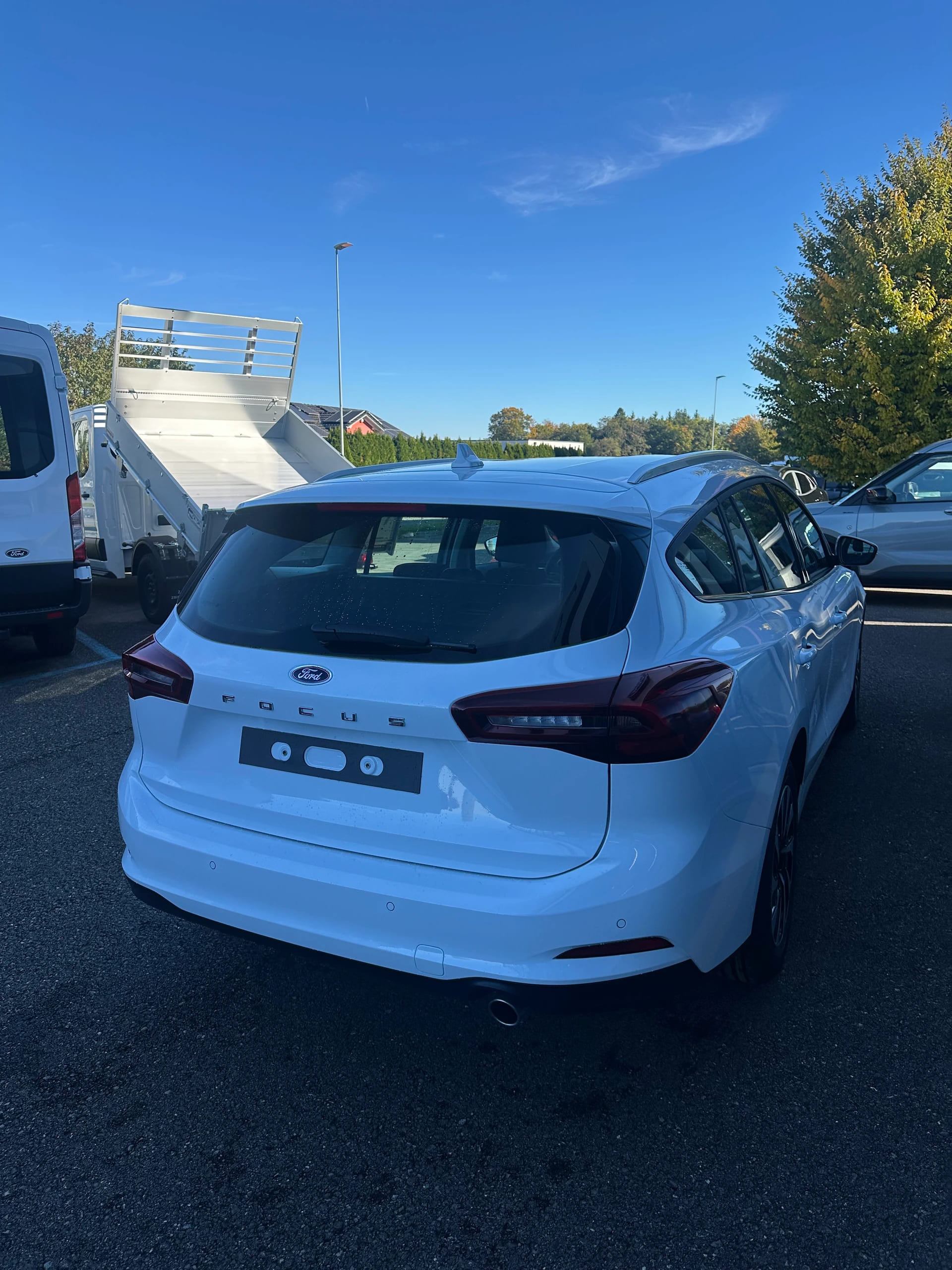FORD Focus Station Wagon 1.0i EcoB Titanium/155CV/Aut.-image-6