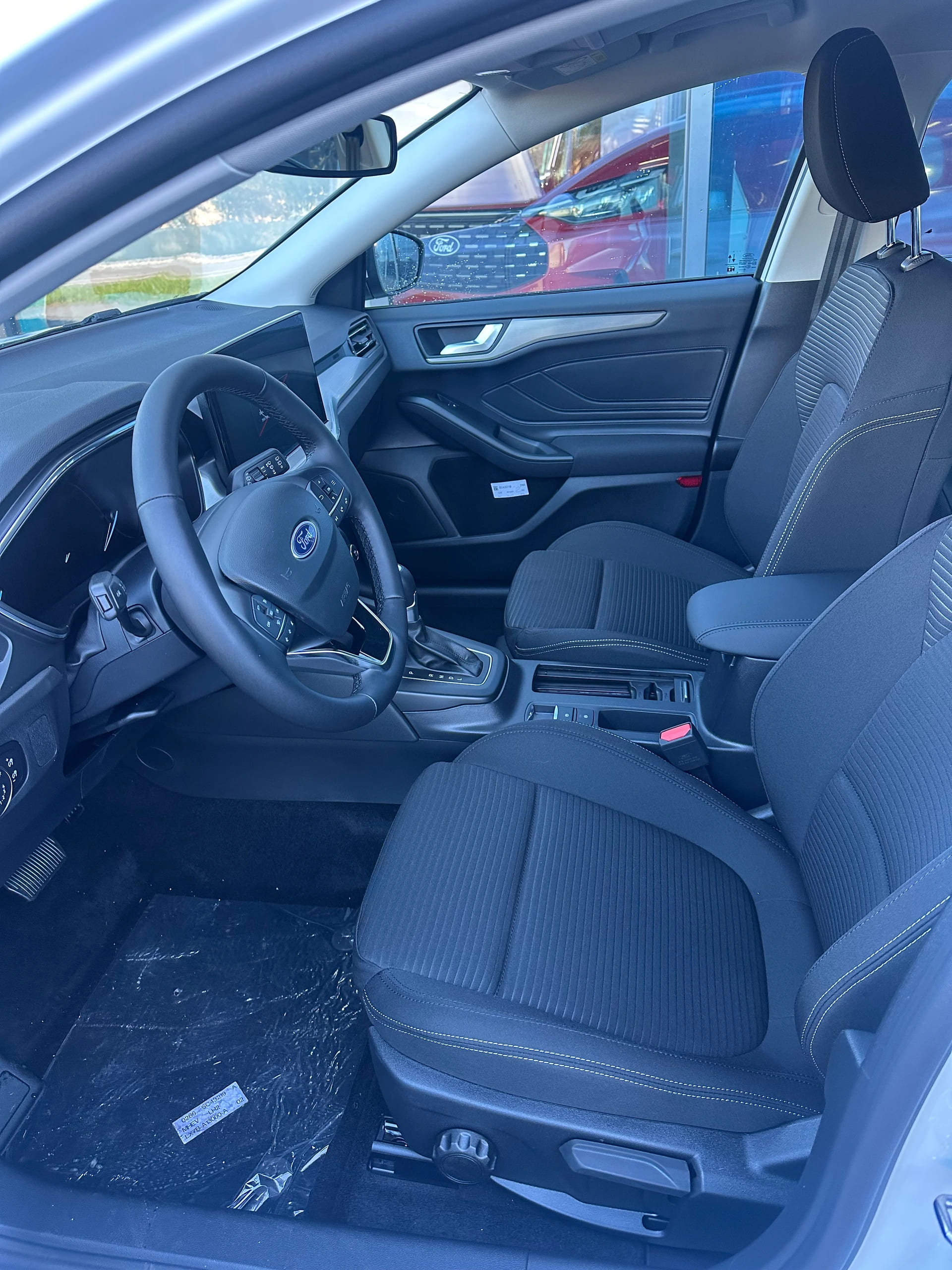 FORD Focus Station Wagon 1.0i EcoB Titanium/155CV/Aut.-image-11