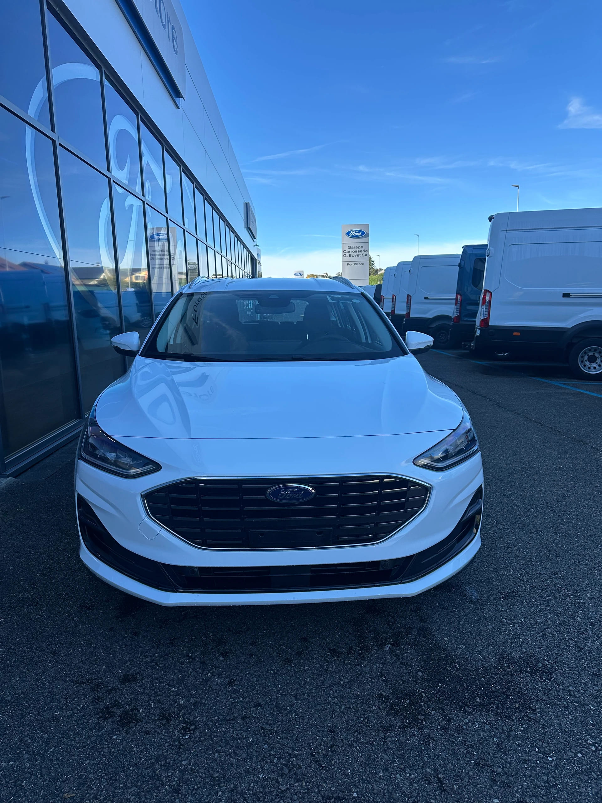 FORD Focus Station Wagon 1.0i EcoB Titanium/155CV/Aut.-image-8