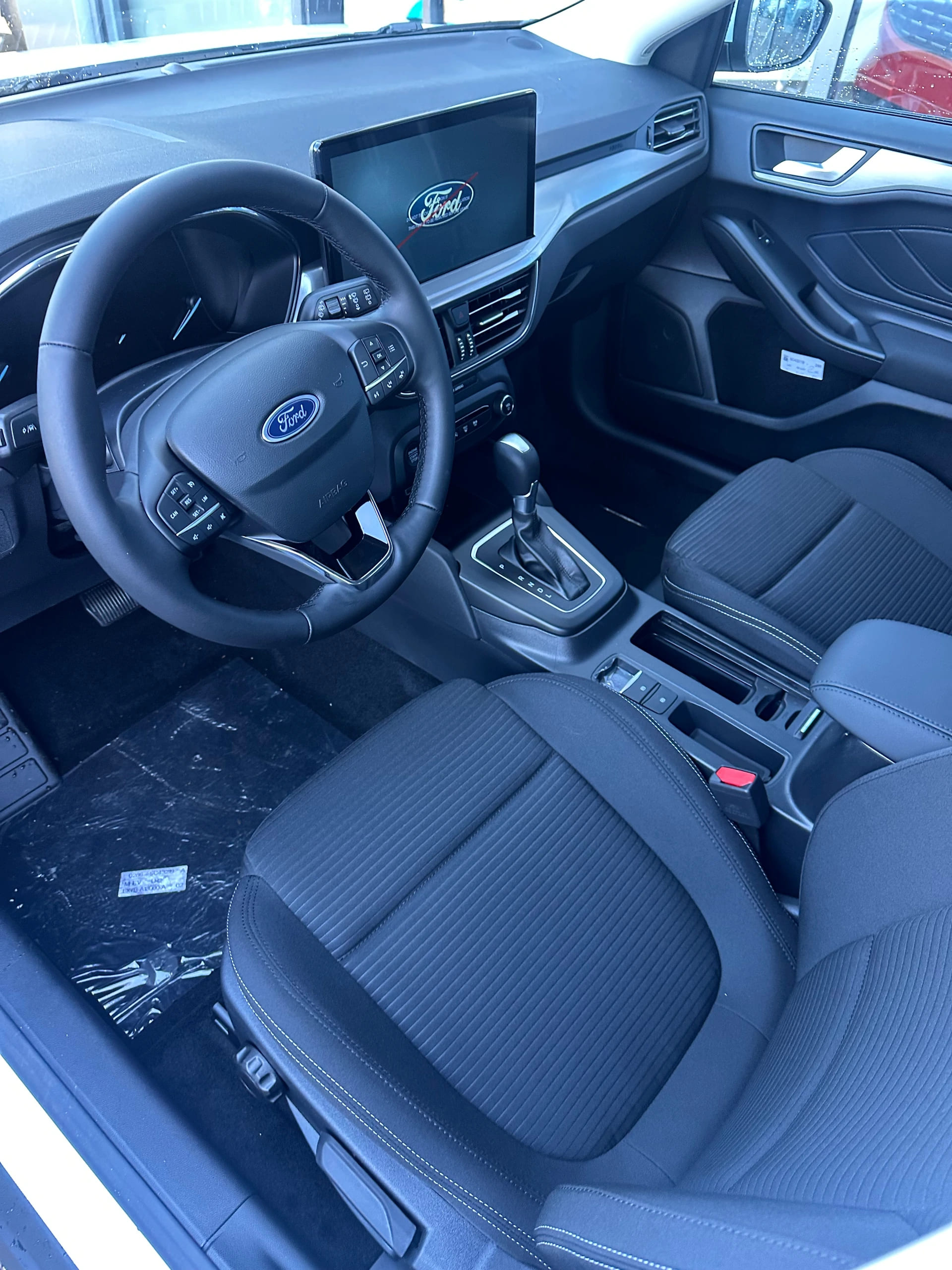 FORD Focus Station Wagon 1.0i EcoB Titanium/155CV/Aut.-image-9