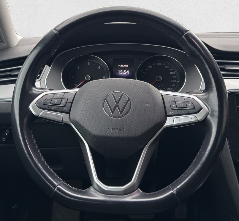 VW Passat 2.0 TDI BMT Elegance DSG-image-8