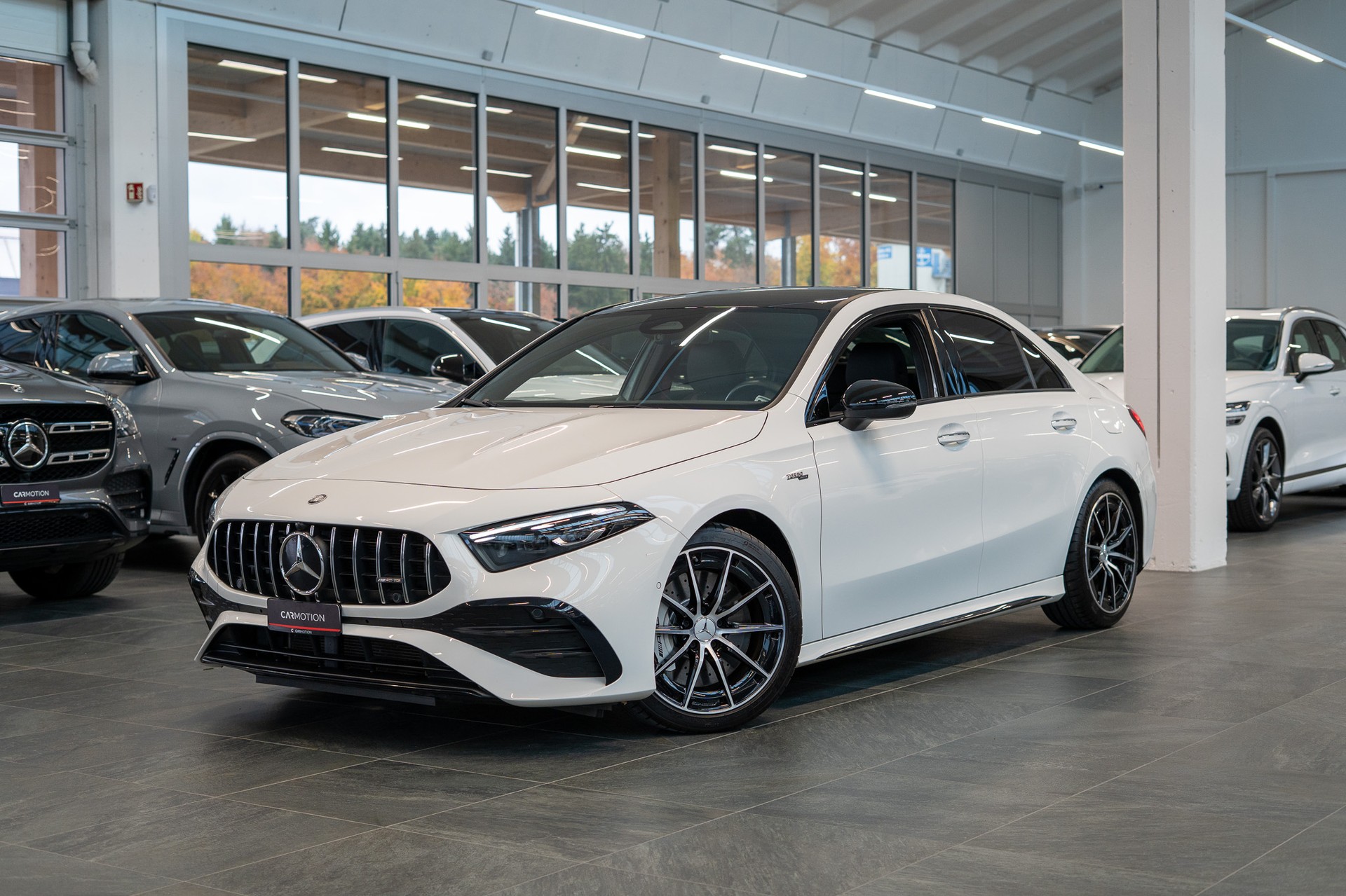 MERCEDES-BENZ A 35 AMG 4matic Limousine / Facelift / Rückfahrkamera / Ambientebeleuchtung-image-0