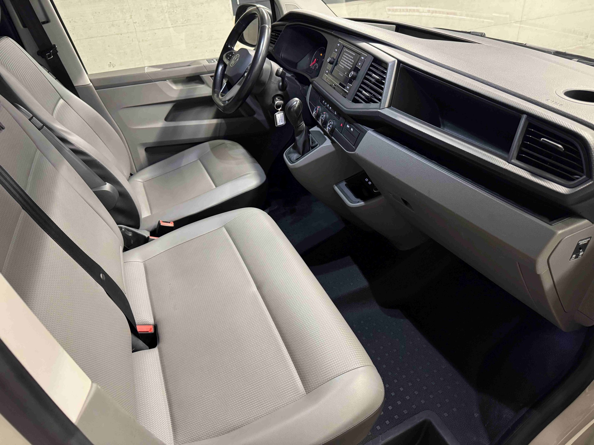 VW T6.1 2.0 Bi-TDI 4Motion DSG-image-8