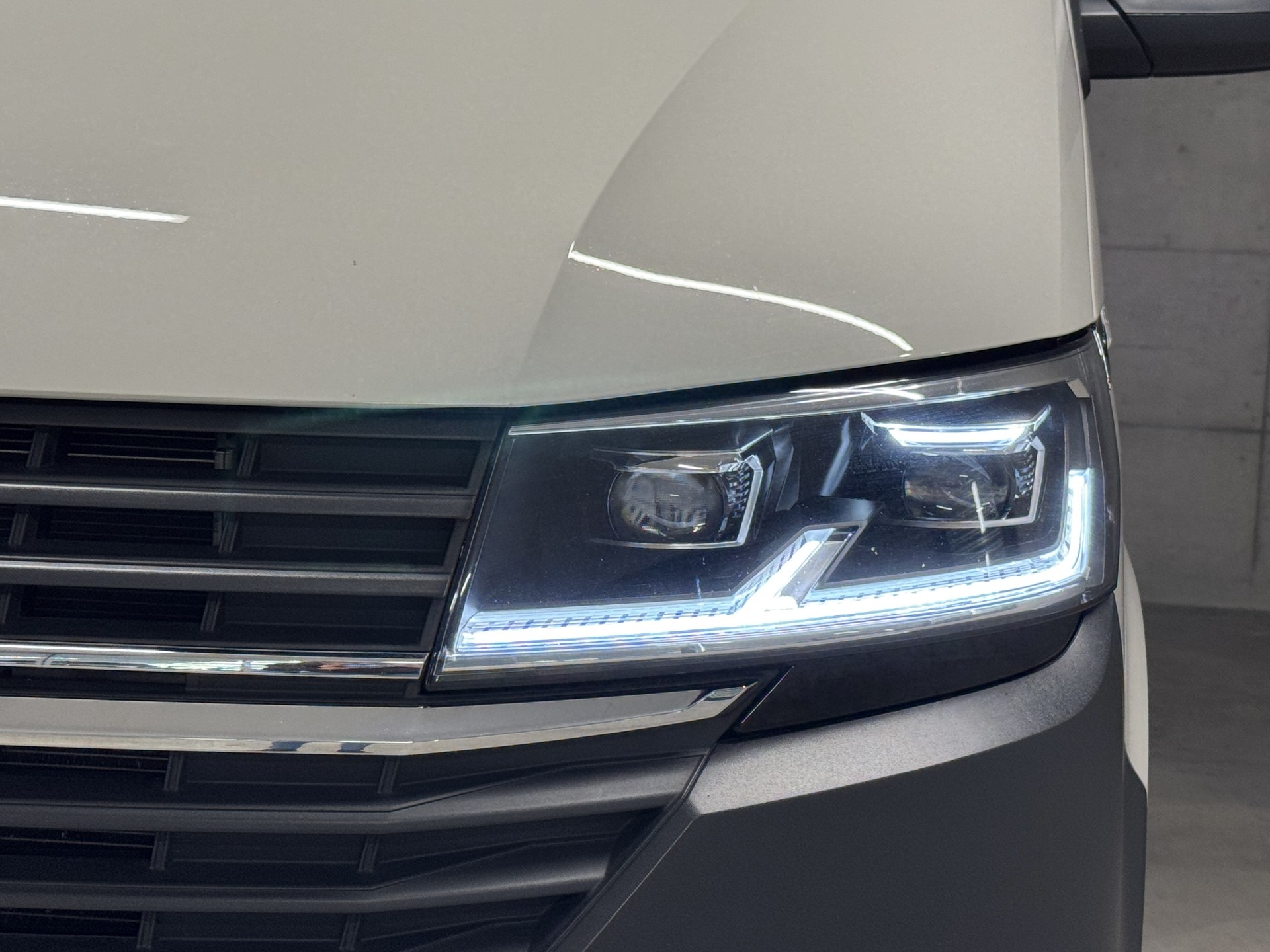 VW T6.1 2.0 Bi-TDI 4Motion DSG-image-5