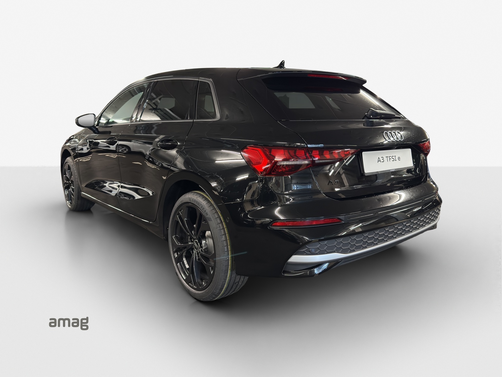 AUDI A3 Sportback TFSI e 150 kW Attraction S-tronic-image-2