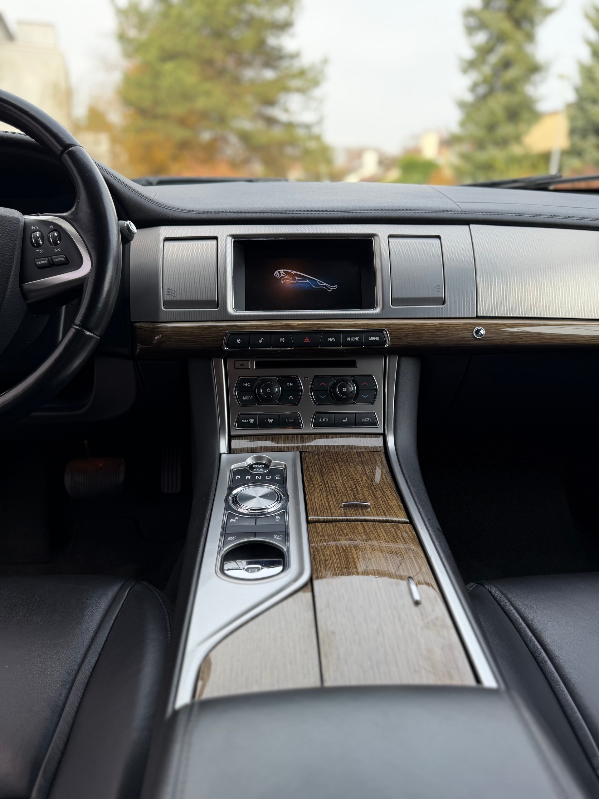 JAGUAR XF 3.0 V6 S/C 4x4-image-9