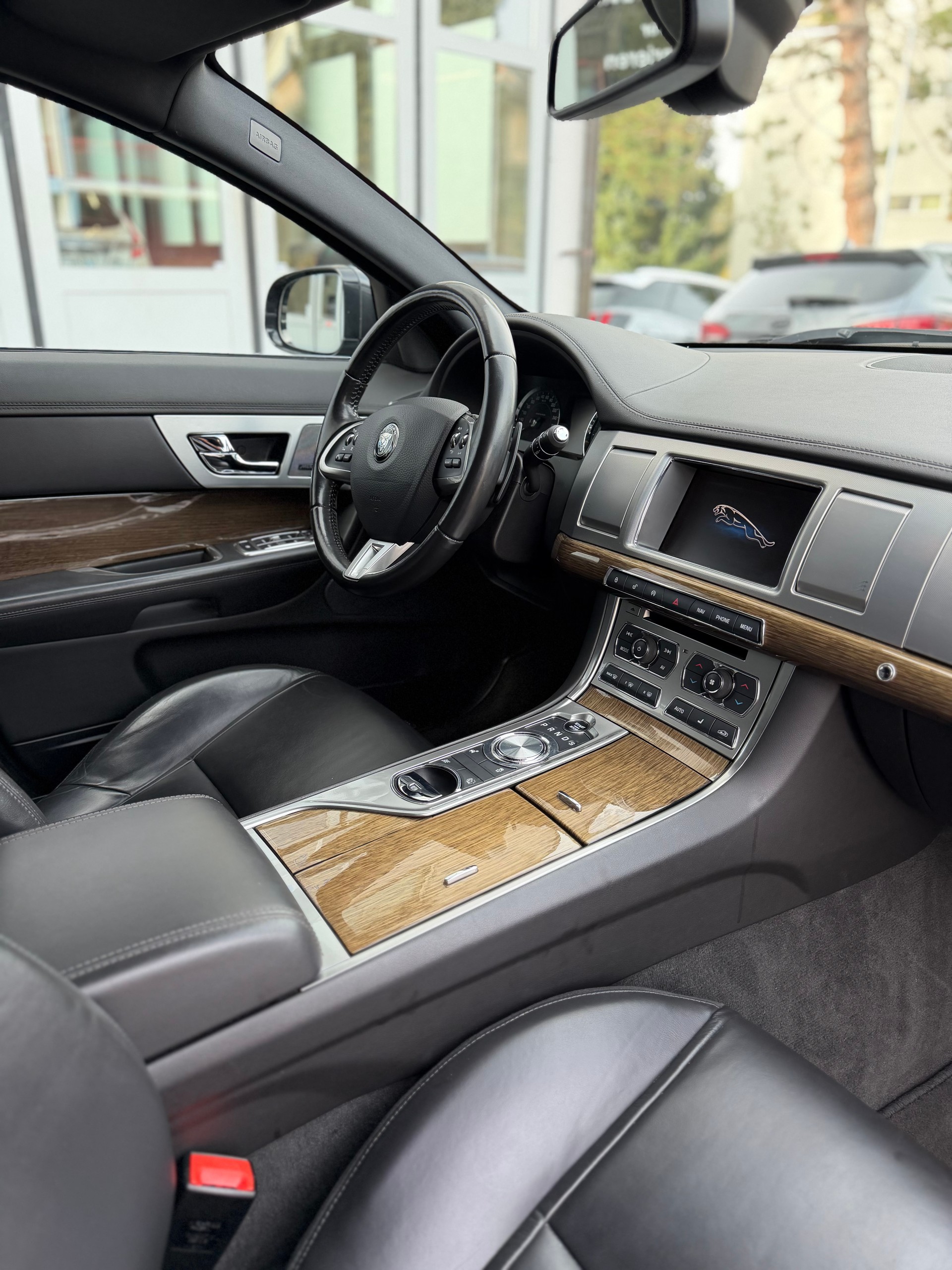 JAGUAR XF 3.0 V6 S/C 4x4-image-6