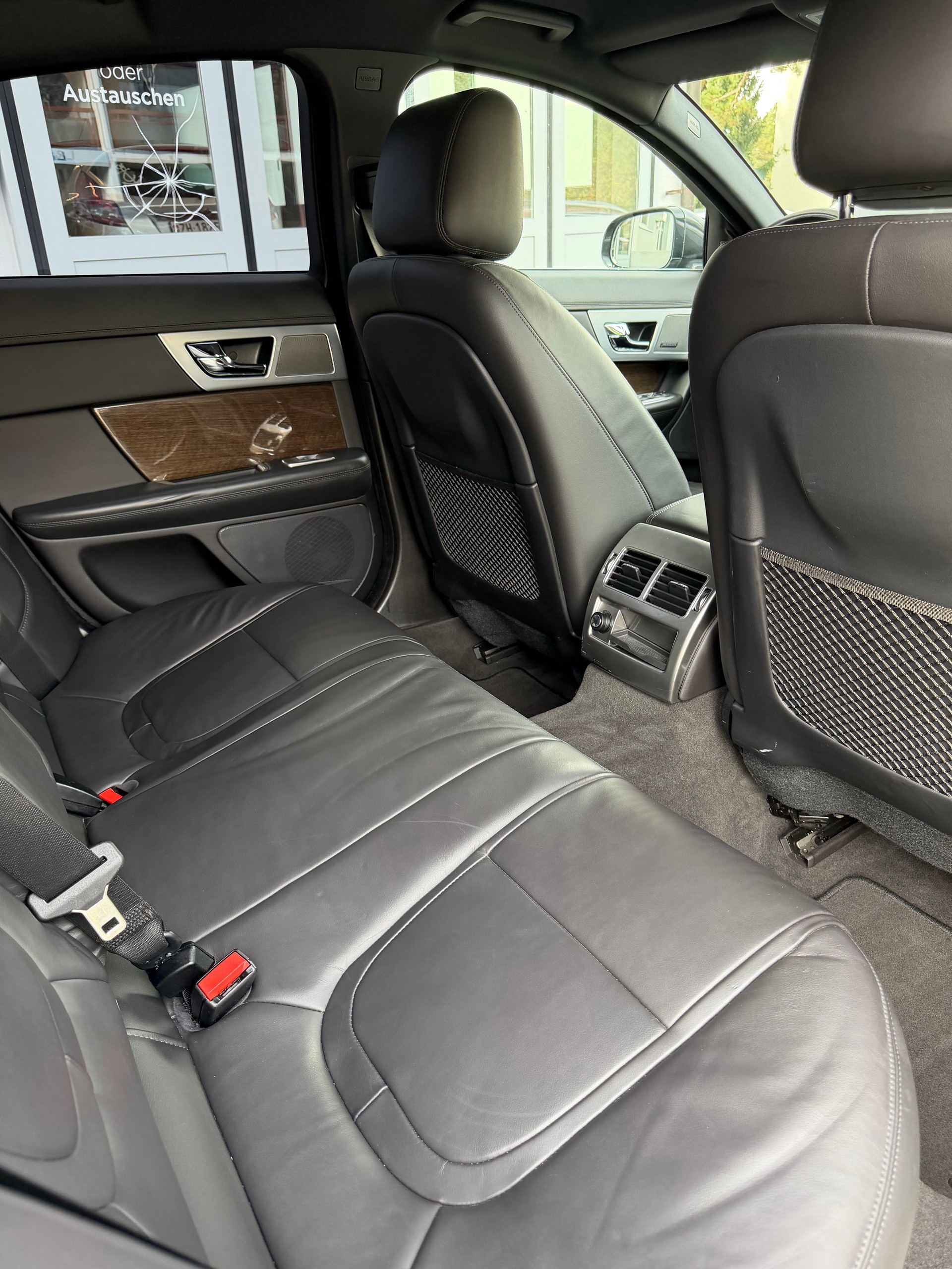 JAGUAR XF 3.0 V6 S/C 4x4-image-11