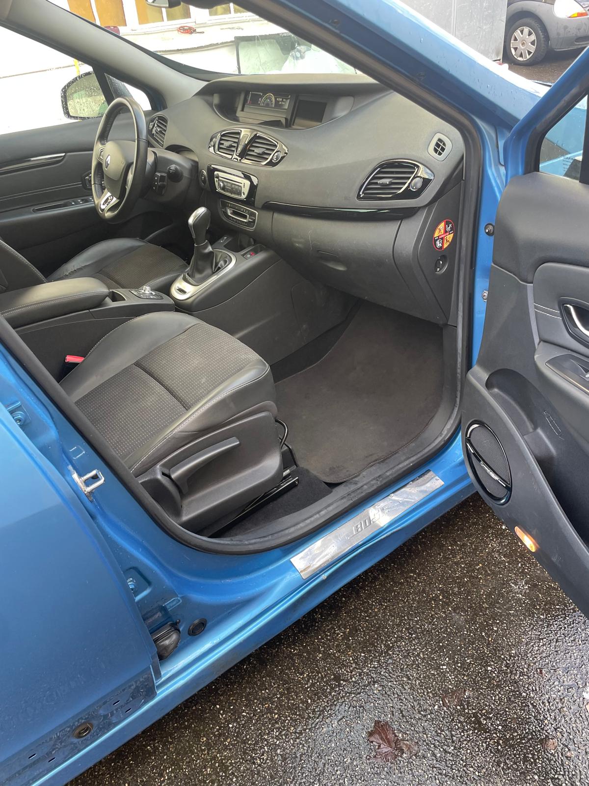 RENAULT Scénic 2.0 16V Dynamique X-Tronic CVT-image-14