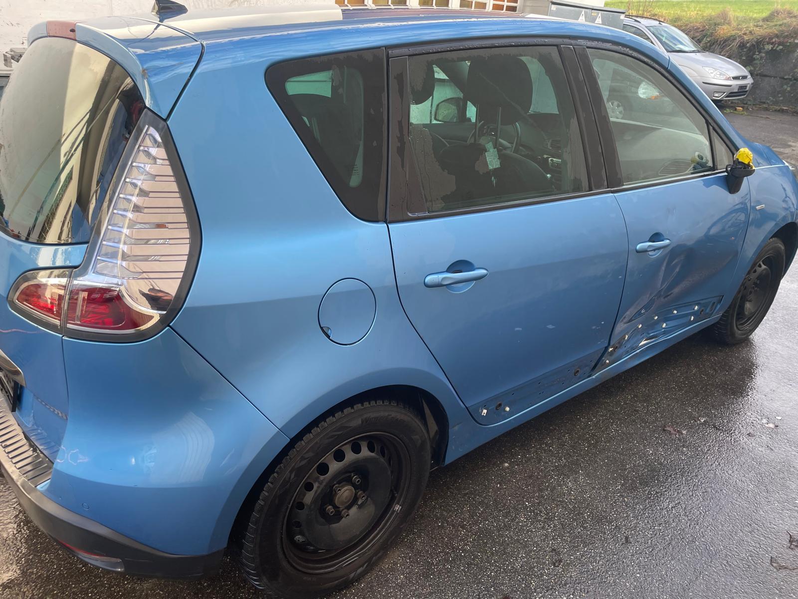 RENAULT Scénic 2.0 16V Dynamique X-Tronic CVT-image-11