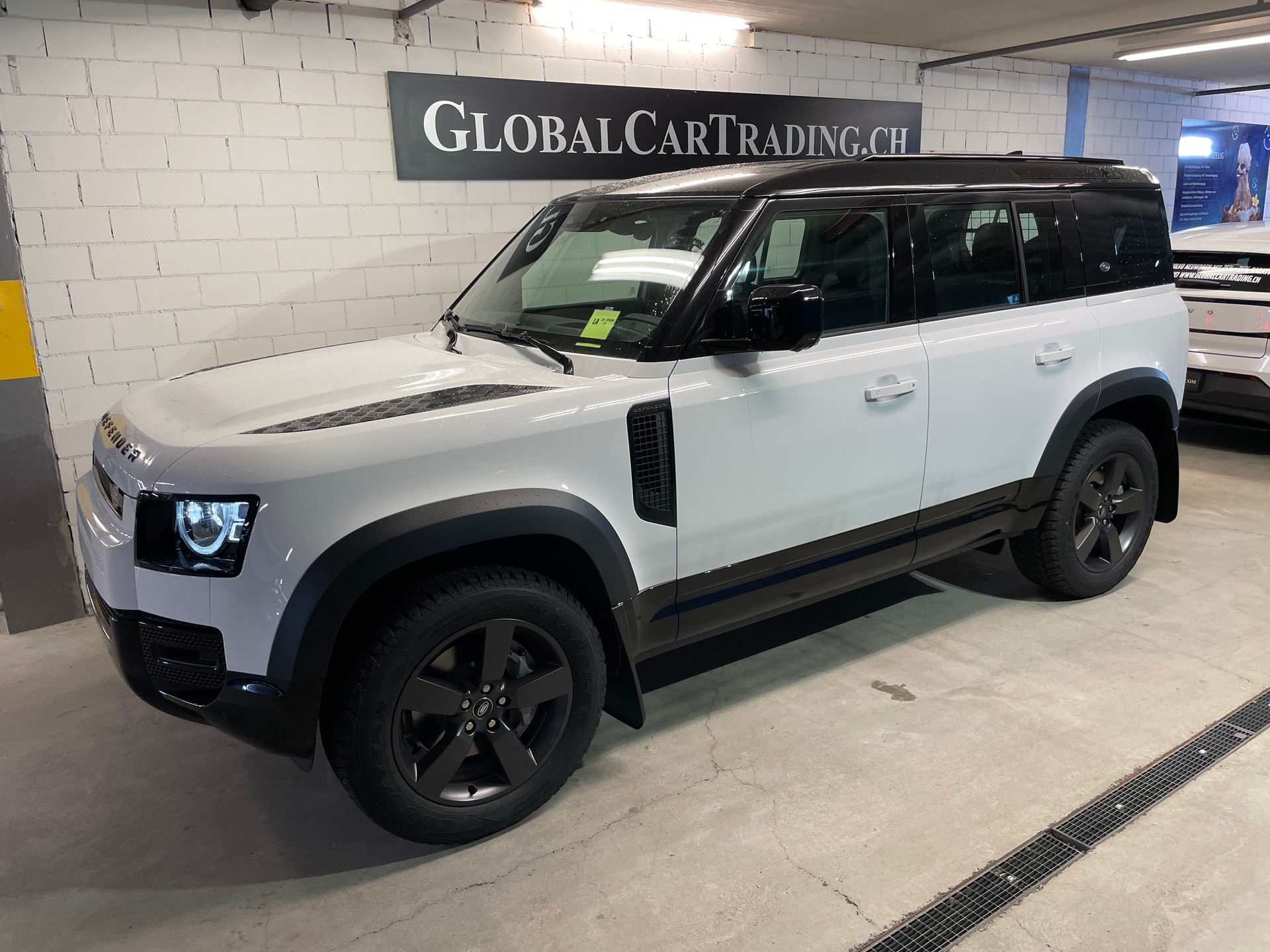 LAND ROVER Defender 110 P400 I6 X-Dynamic SE 3.0 AT8 mit AHK-image-1