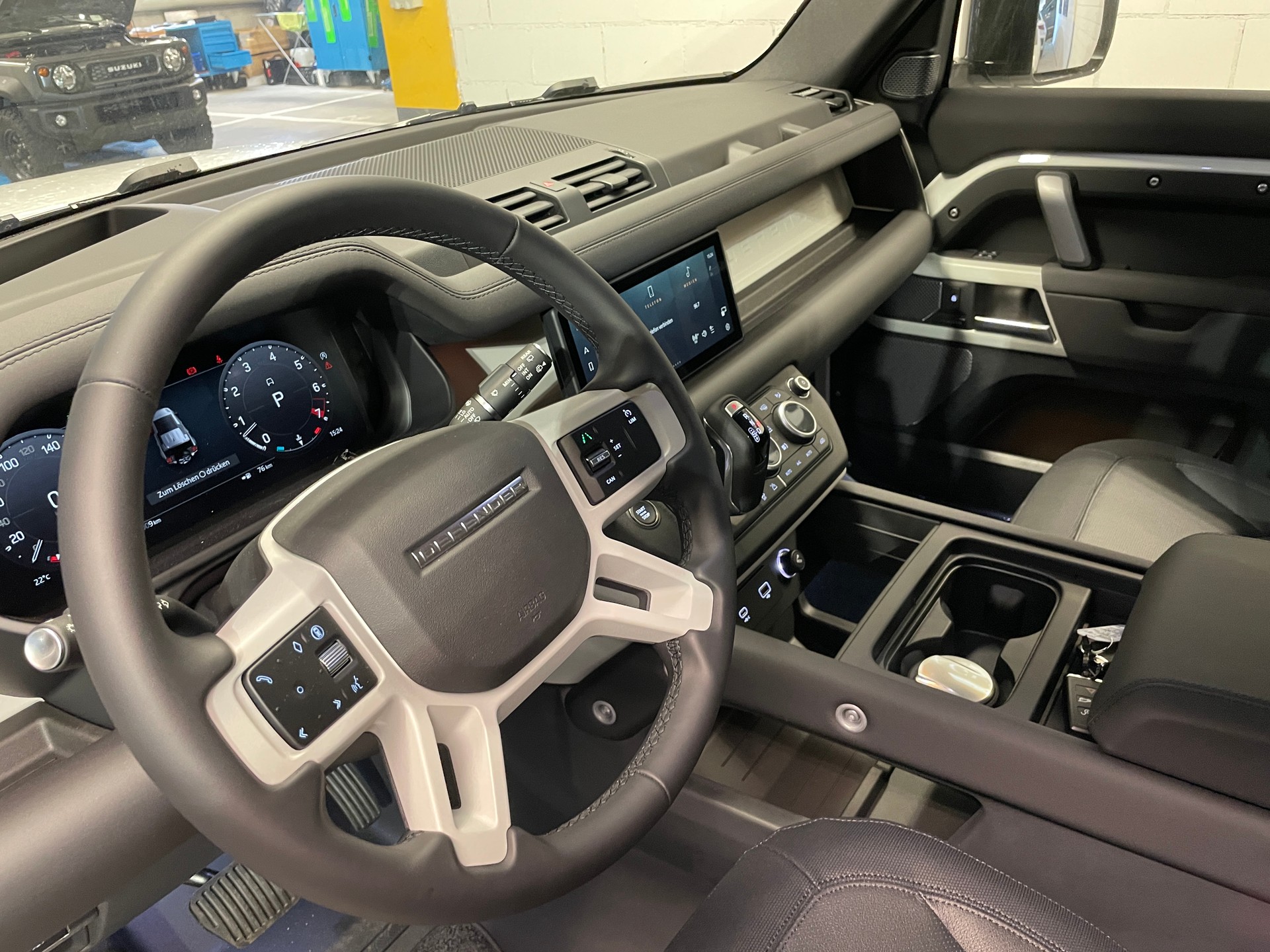 LAND ROVER Defender 110 P400 I6 X-Dynamic SE 3.0 AT8 mit AHK-image-19