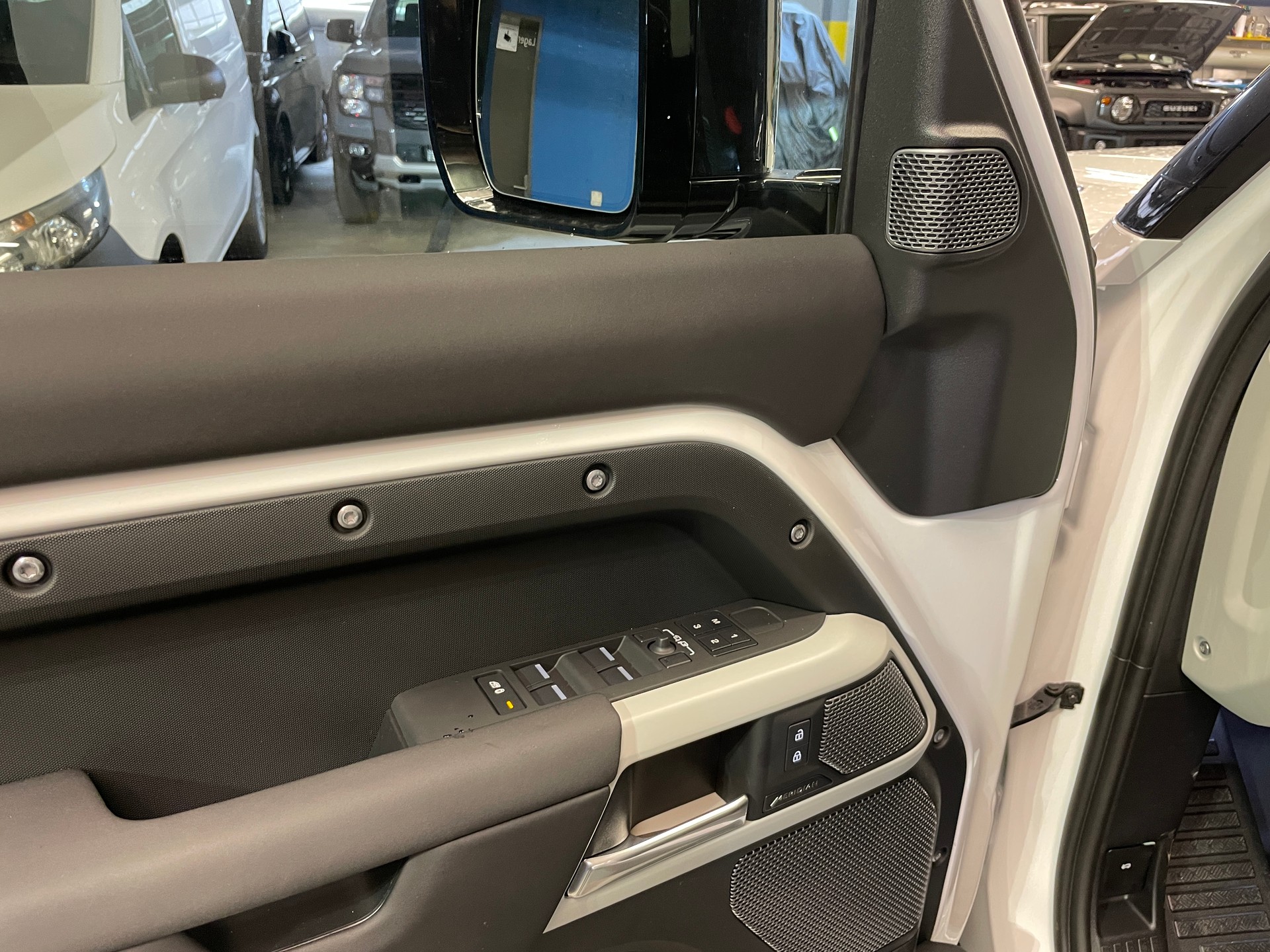 LAND ROVER Defender 110 P400 I6 X-Dynamic SE 3.0 AT8 mit AHK-image-20