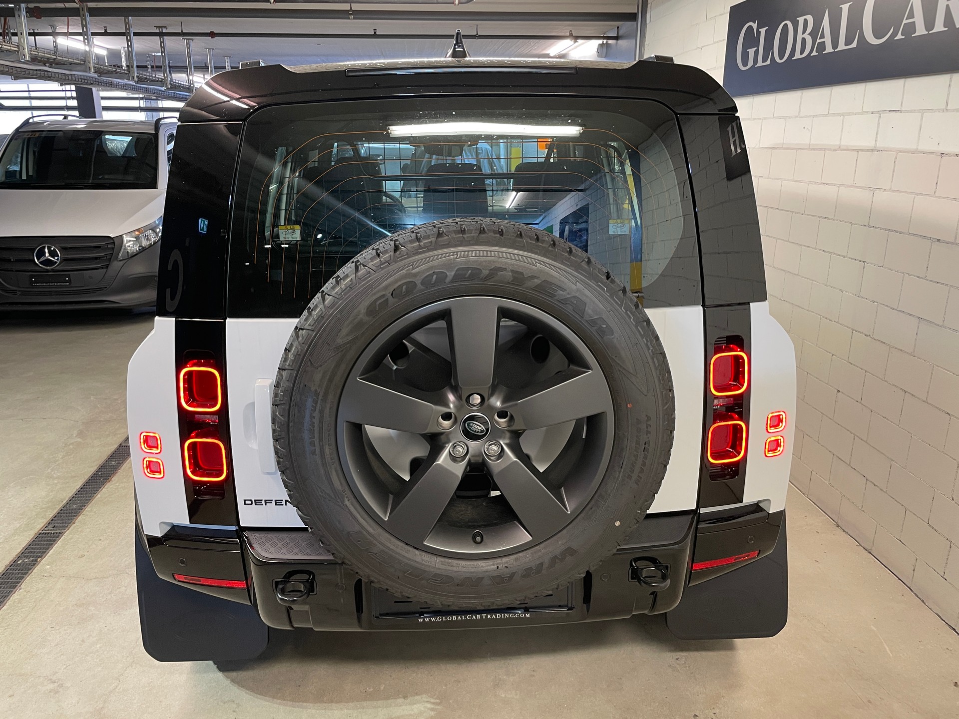 LAND ROVER Defender 110 P400 I6 X-Dynamic SE 3.0 AT8 mit AHK-image-4