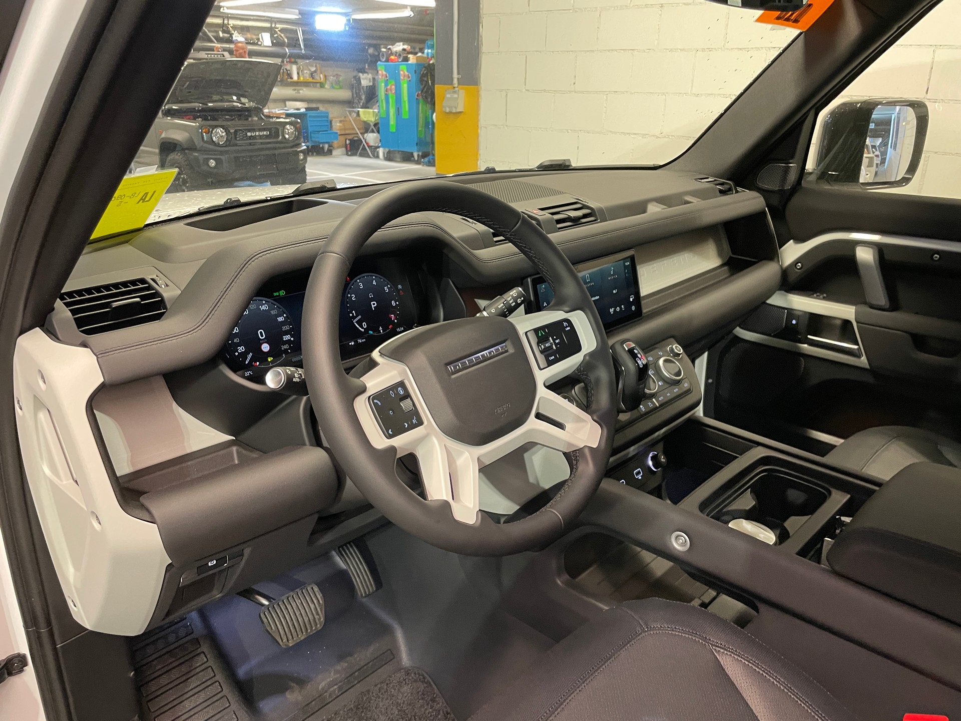 LAND ROVER Defender 110 P400 I6 X-Dynamic SE 3.0 AT8 mit AHK-image-16
