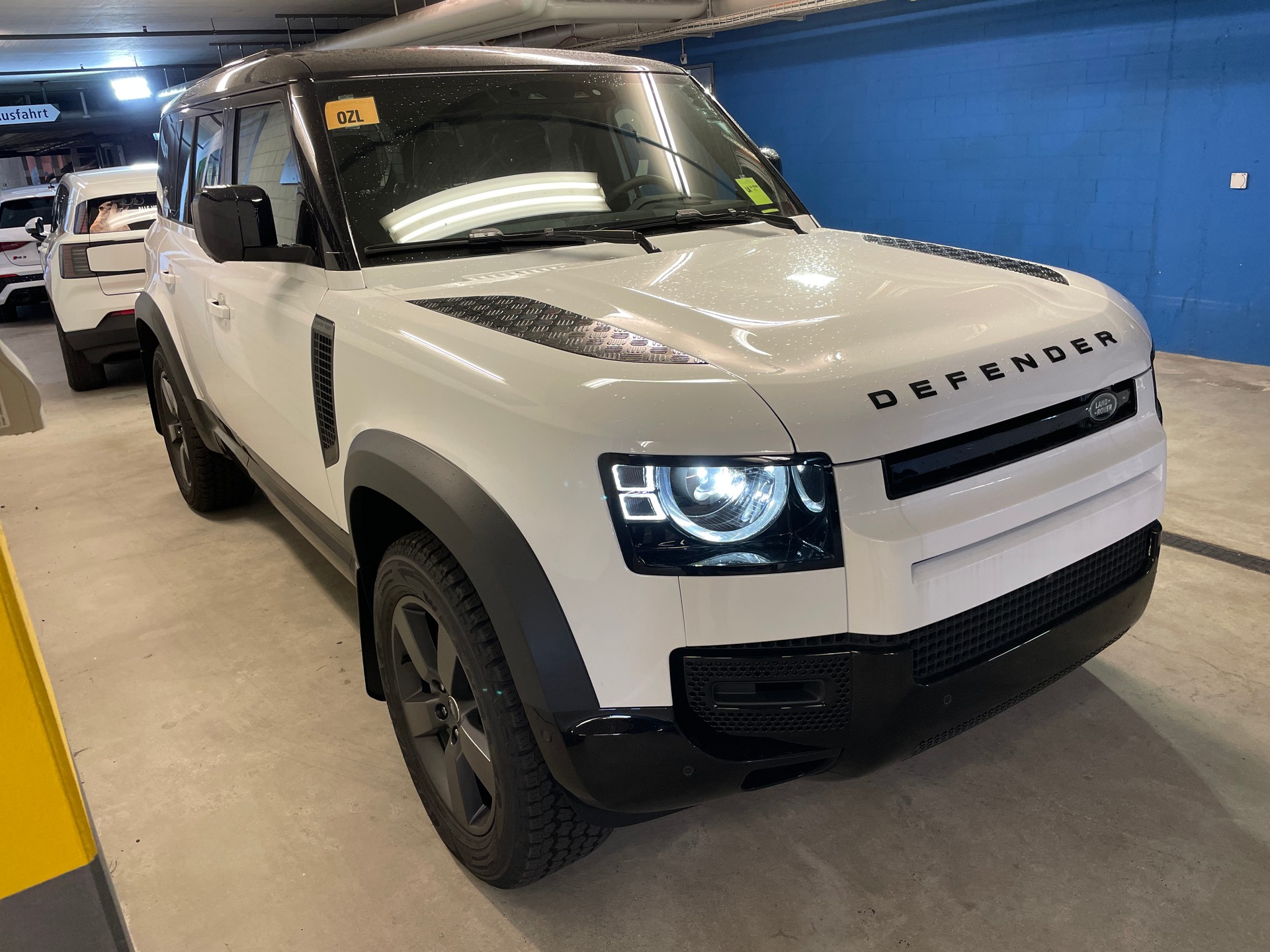 LAND ROVER Defender 110 P400 I6 X-Dynamic SE 3.0 AT8 mit AHK-image-12